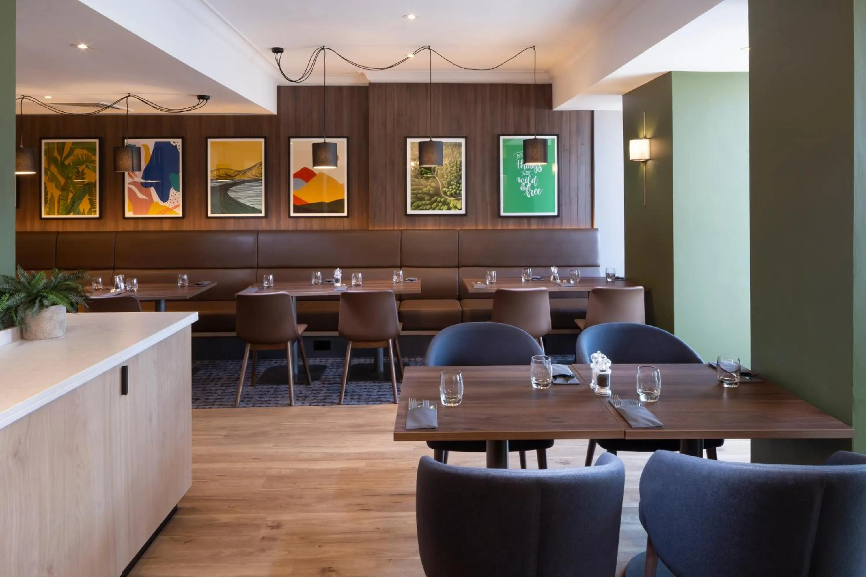 Restaurant/places to eat in Holiday Inn Farnborough by IHG