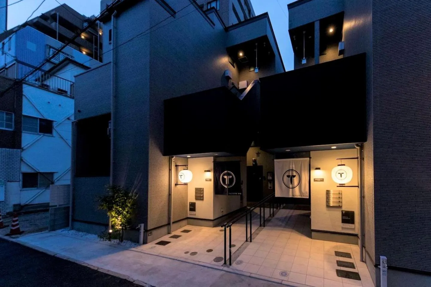 Facade/entrance in TRIP POD TAKASAGO A