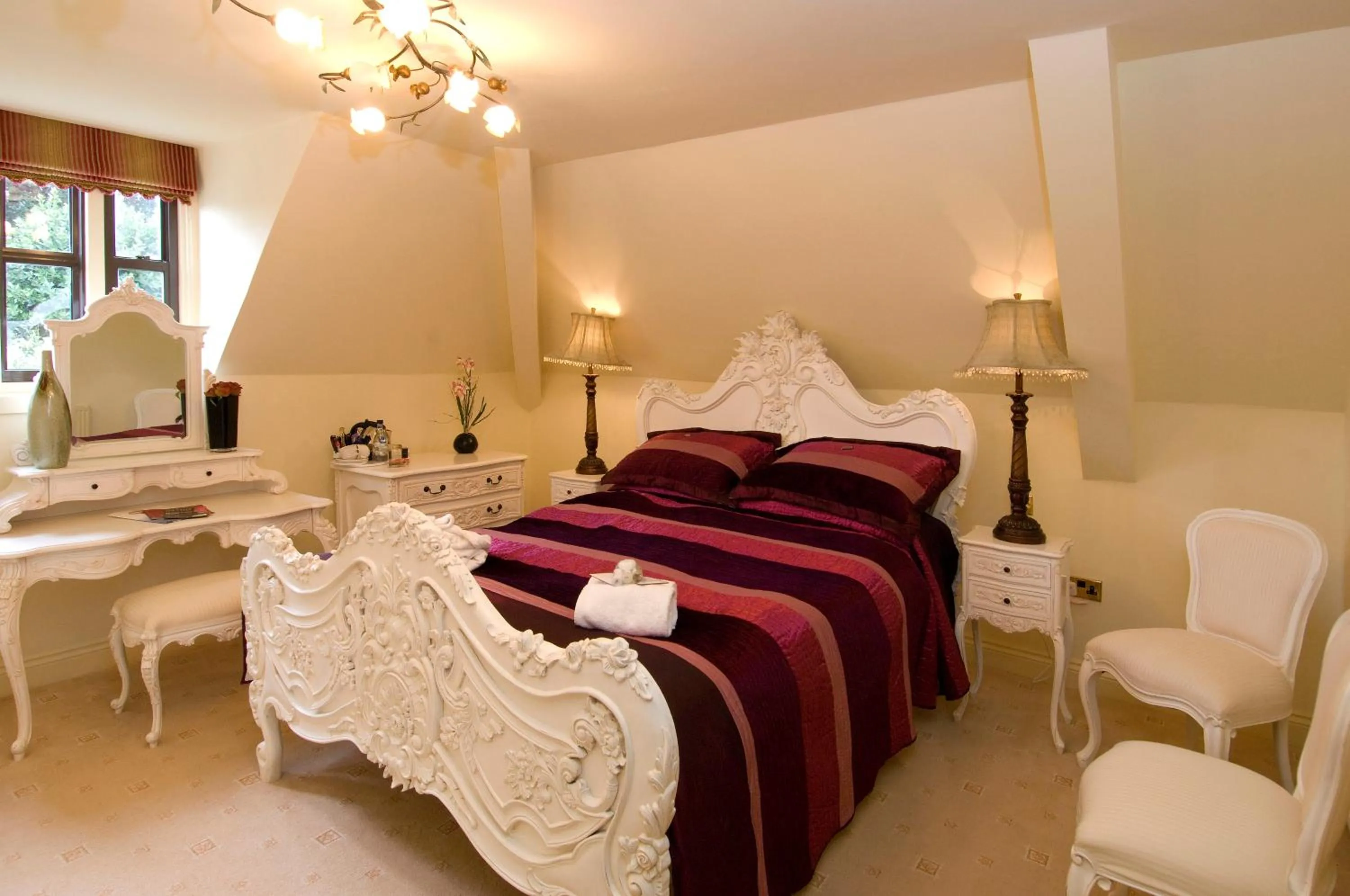 Photo of the whole room, Bed in Angmering Manor Hotel