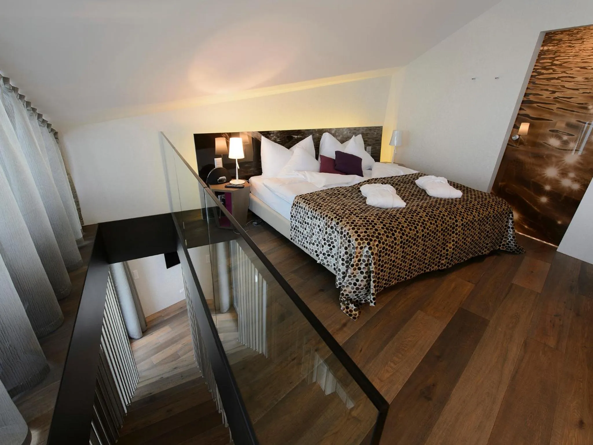 Bedroom, Bed in Hotel-Restaurant-Schifflände