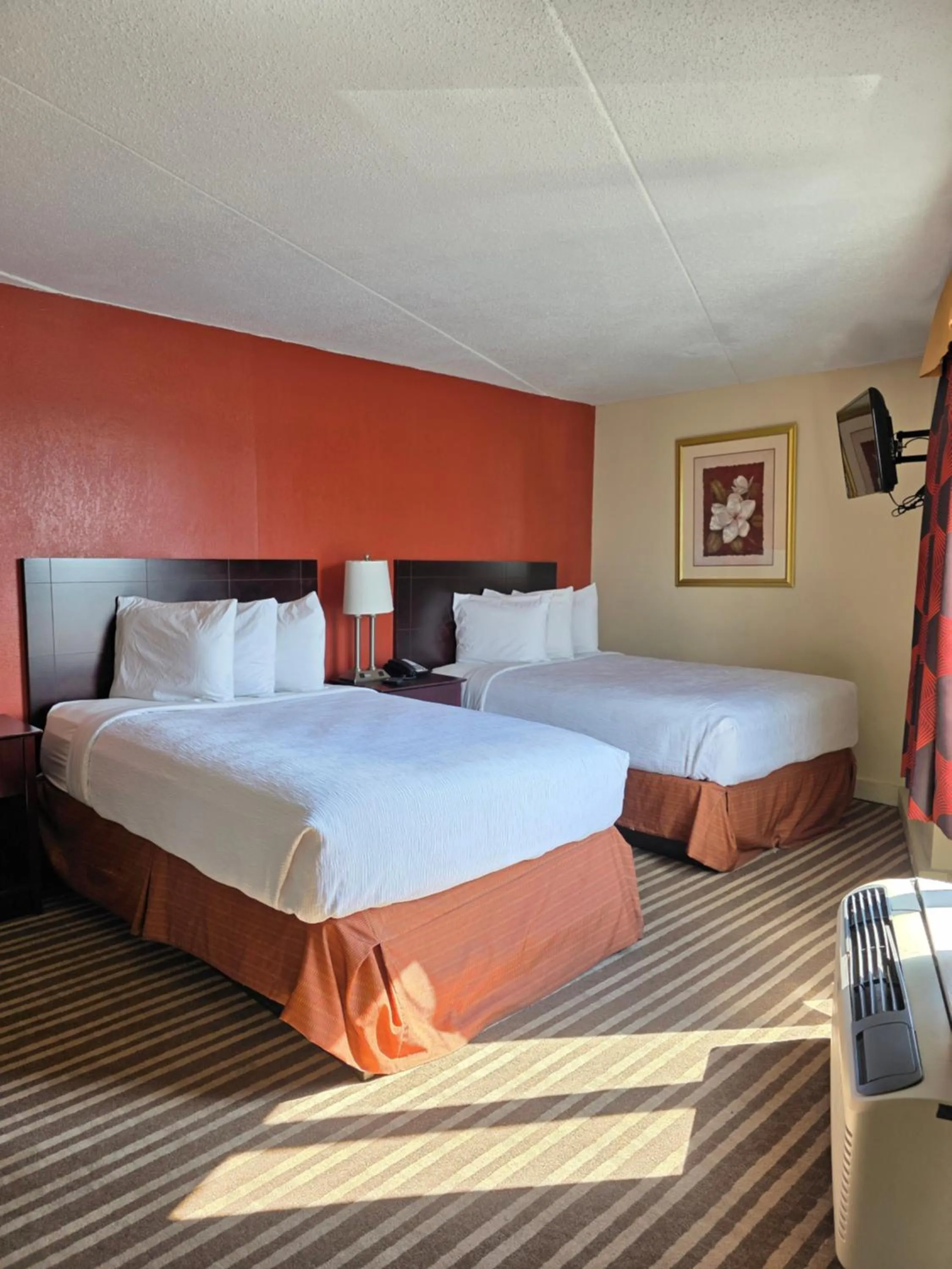 Bedroom, Bed in Chattanooga Heritage Inn