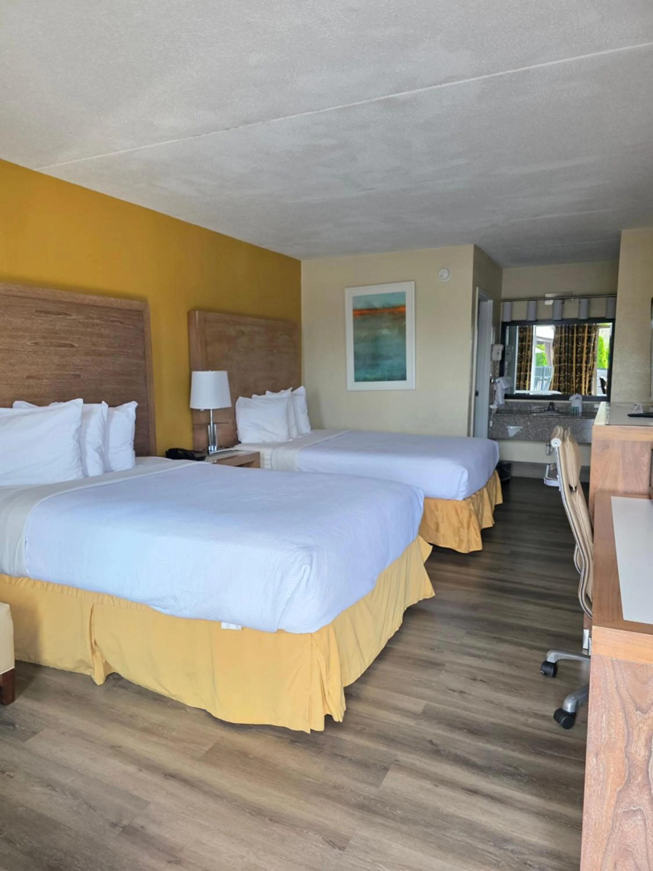 Bed in Chattanooga Heritage Inn