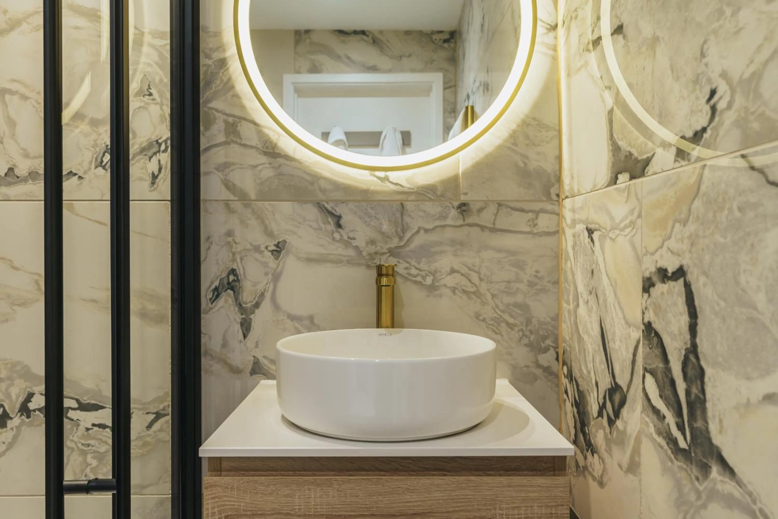 Bathroom in The Old Quay House Hotel