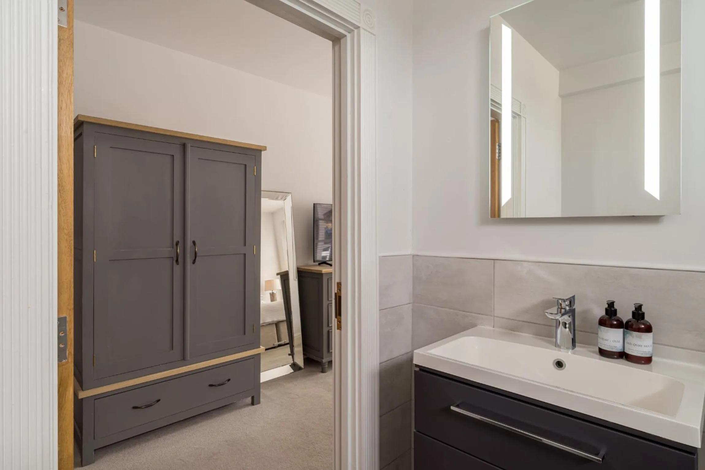 Bathroom in The Old Quay House Hotel