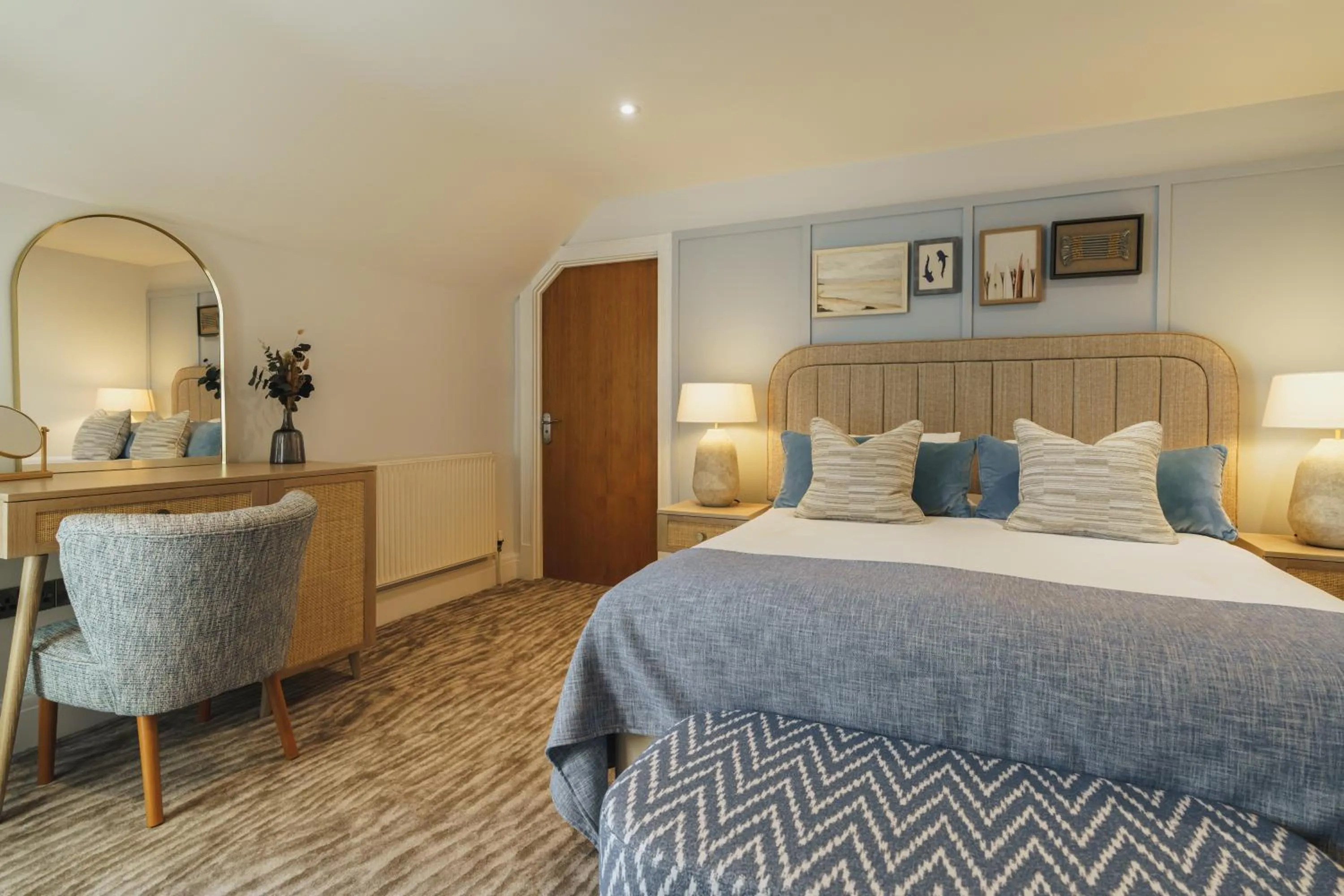 Bedroom, Bed in The Old Quay House Hotel