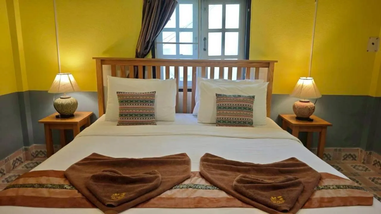 Bed in Dong Talay Lipe Beach Resort