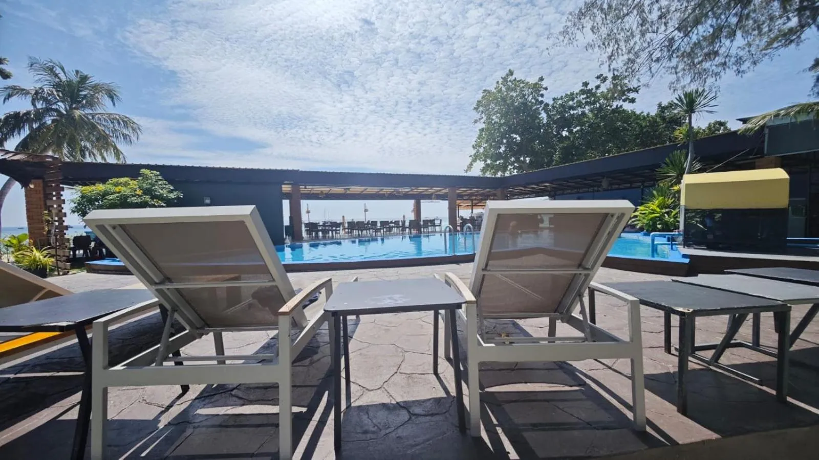 Dong Talay Lipe Beach Resort