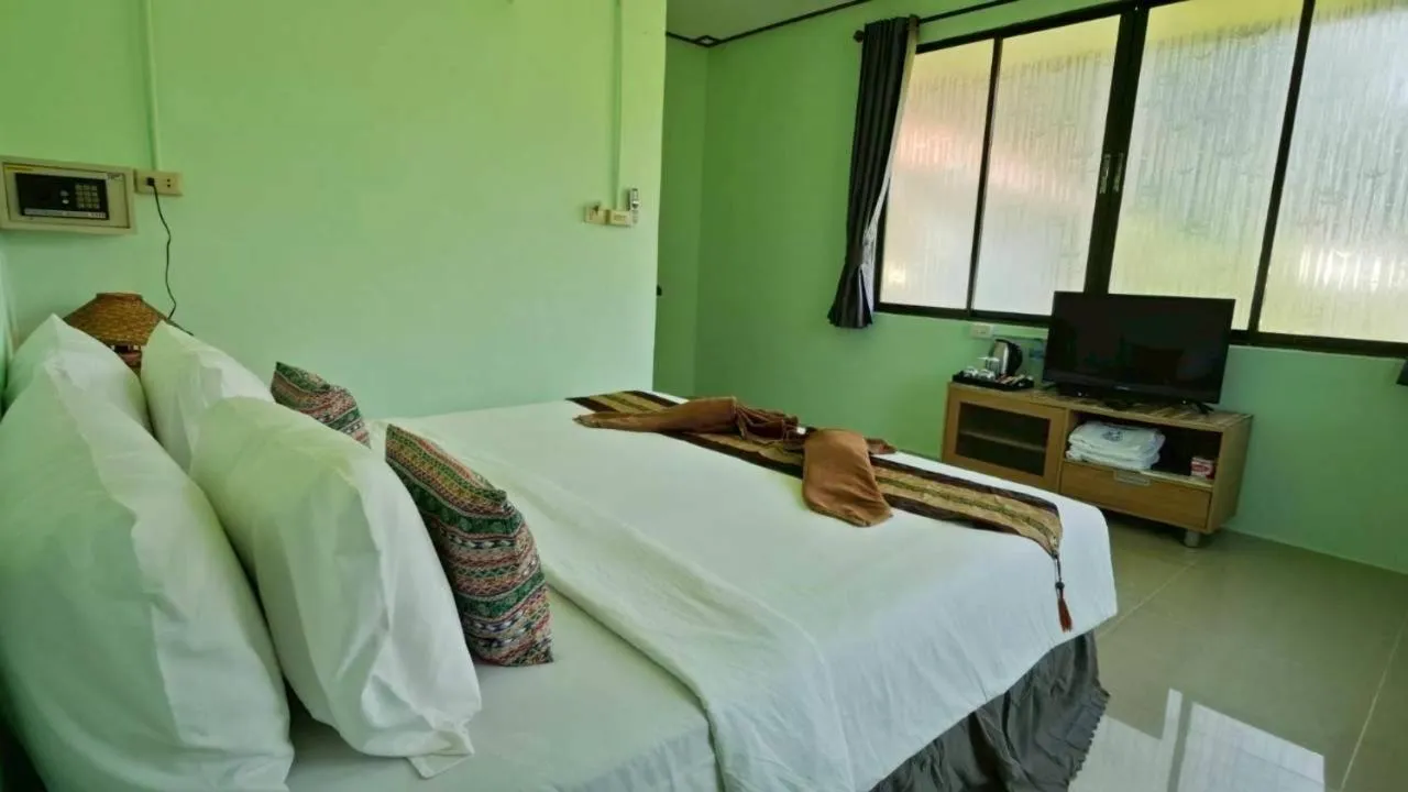 Bed in Dong Talay Lipe Beach Resort