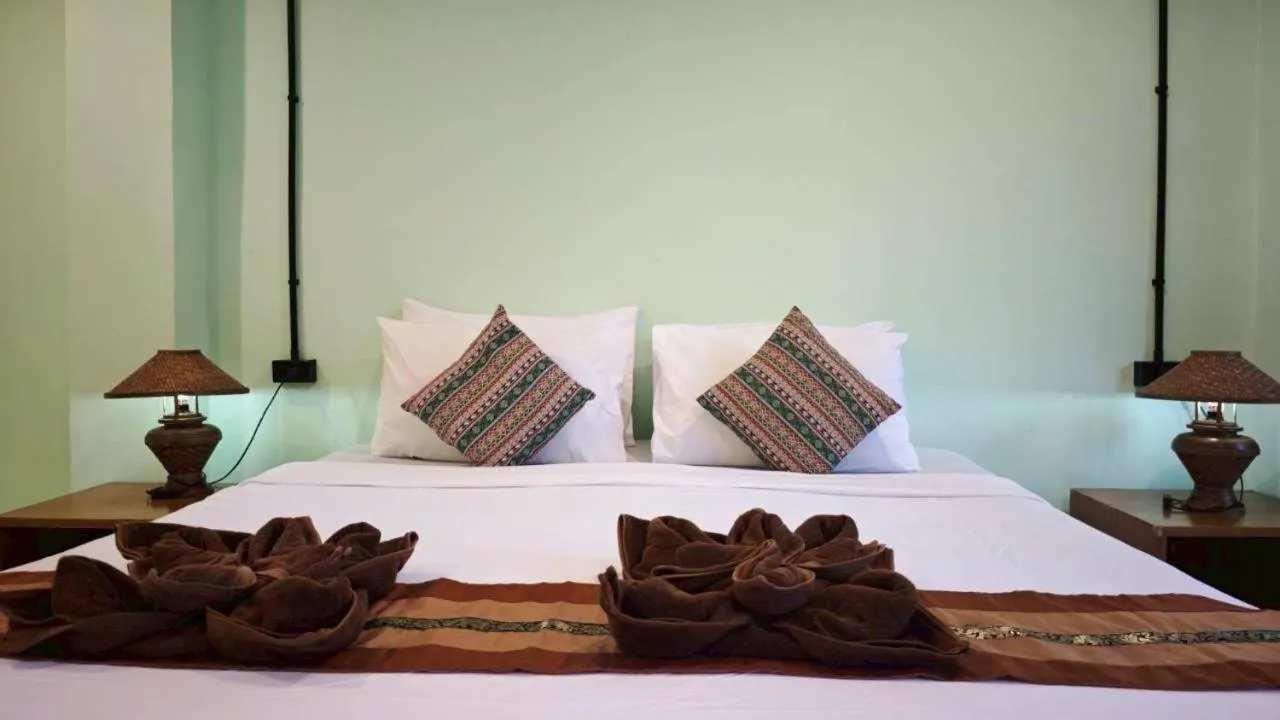 Bed in Dong Talay Lipe Beach Resort