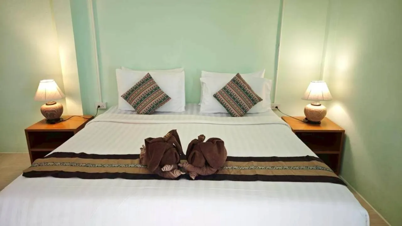 Bed in Dong Talay Lipe Beach Resort