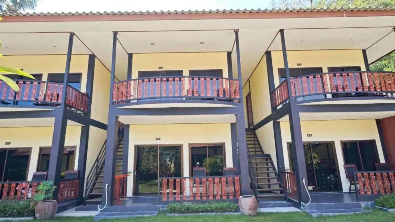 Dong Talay Lipe Beach Resort