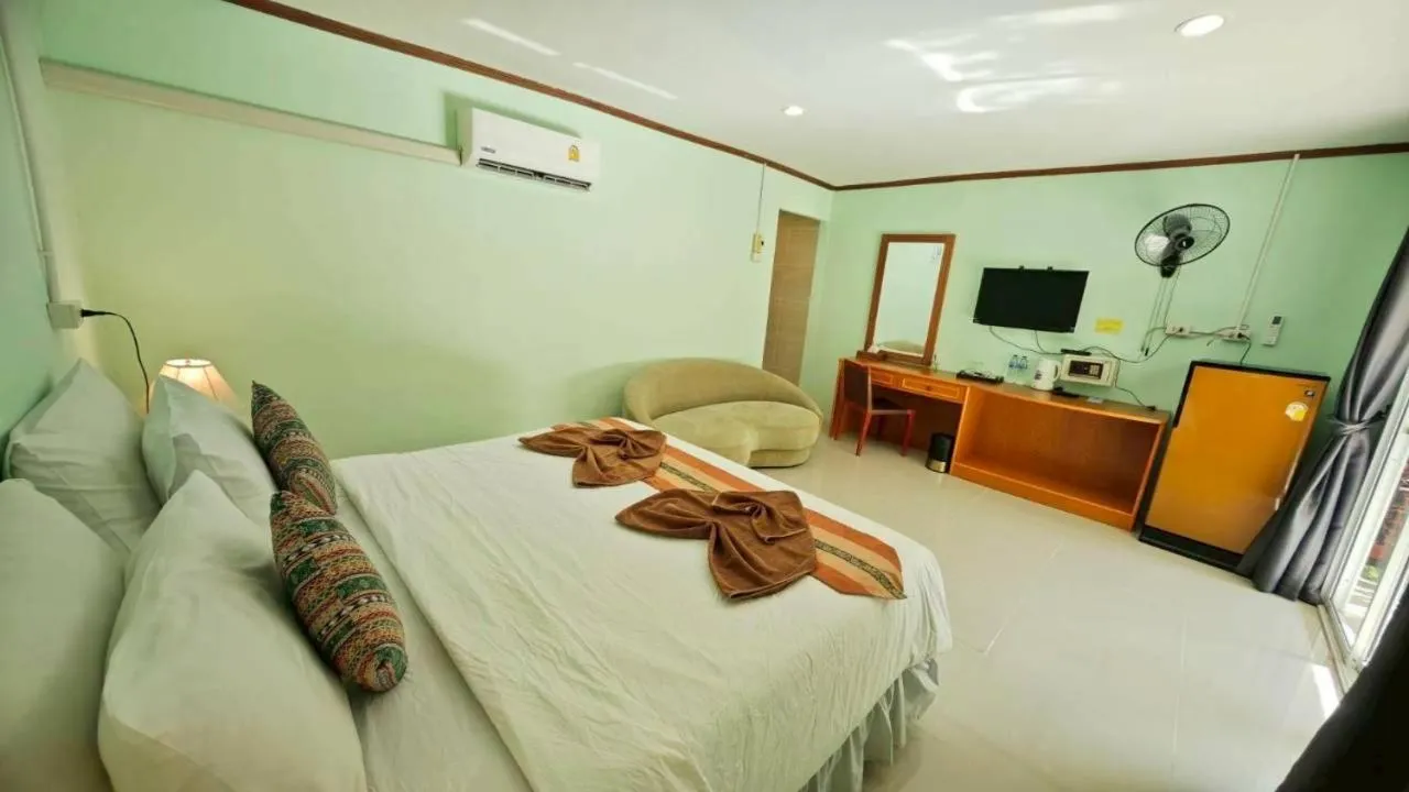 Bed in Dong Talay Lipe Beach Resort