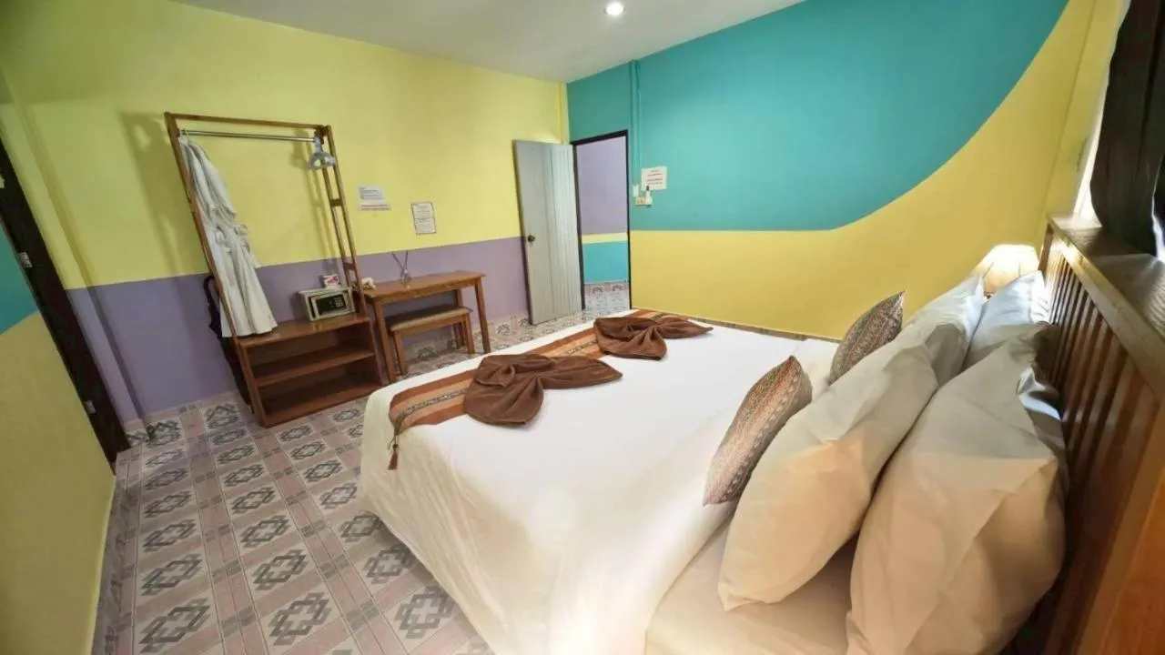 Bed in Dong Talay Lipe Beach Resort