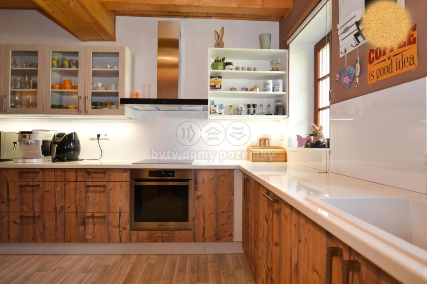 Kitchen or kitchenette in Villa Harta II MAGDA