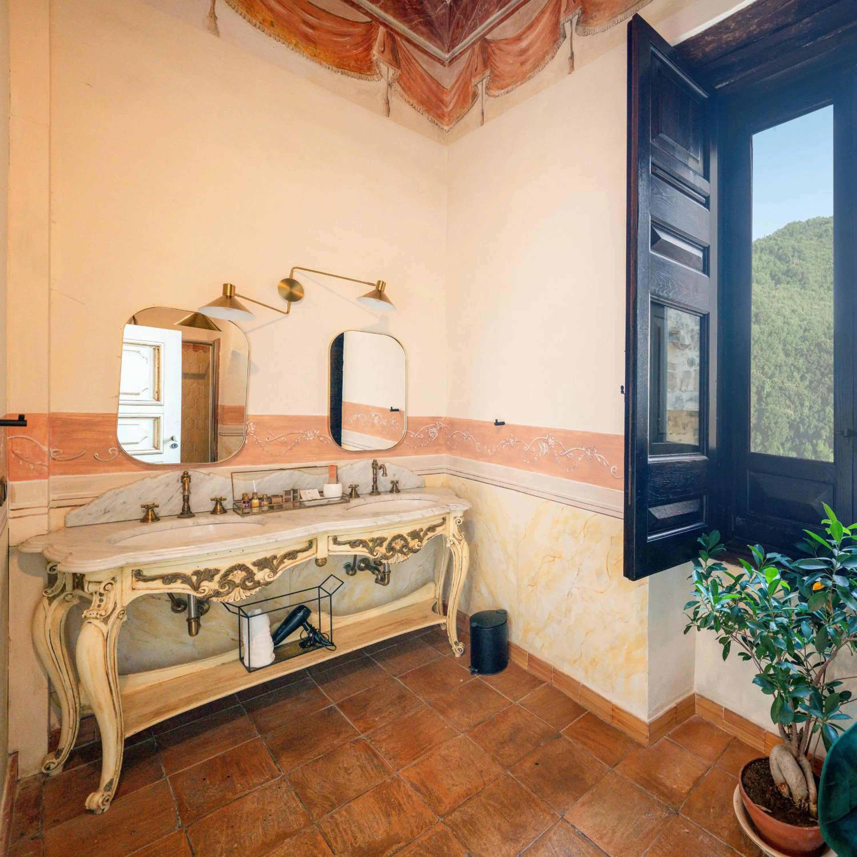 Bathroom in Castello di Limatola