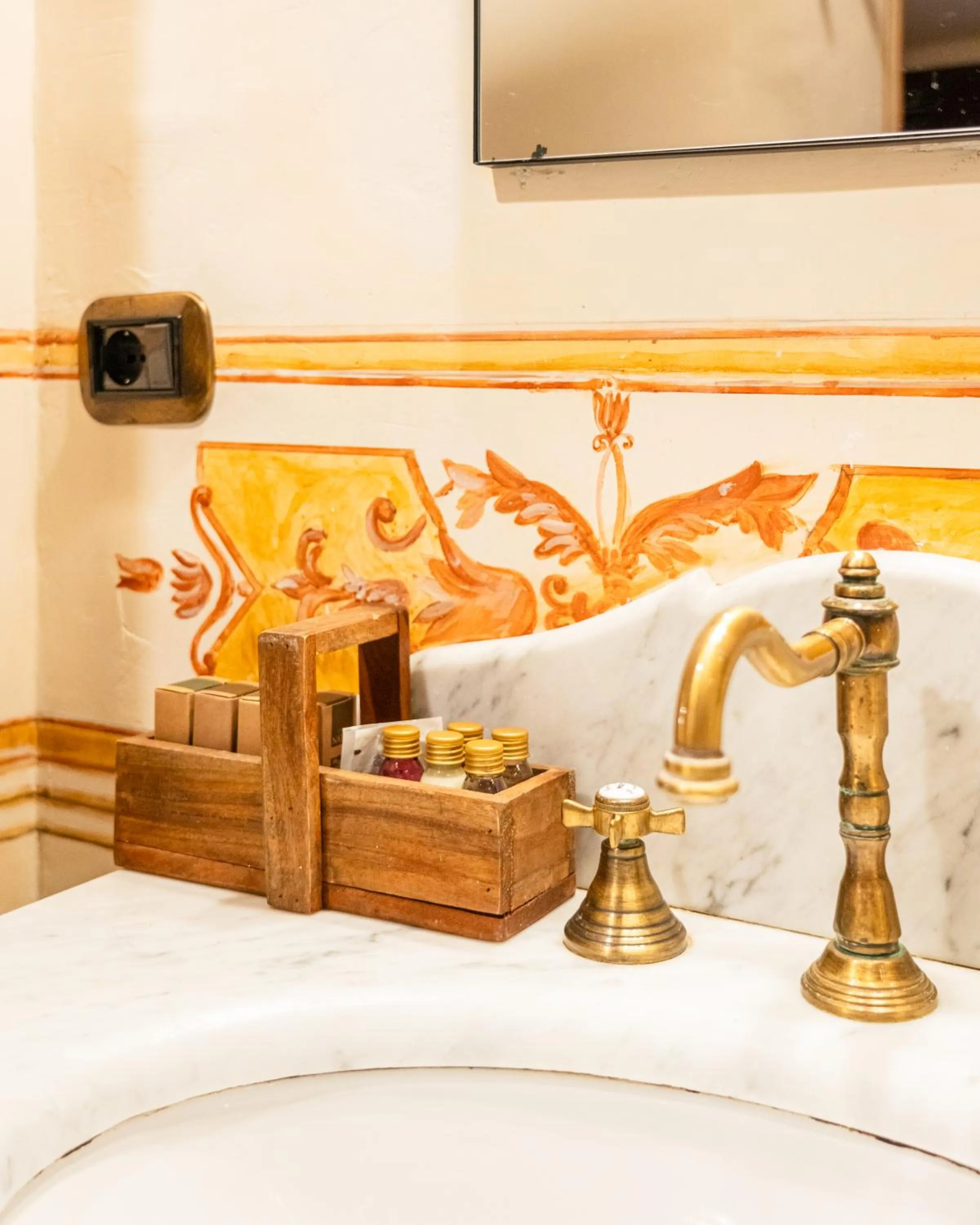 Bathroom, Bed in Castello di Limatola