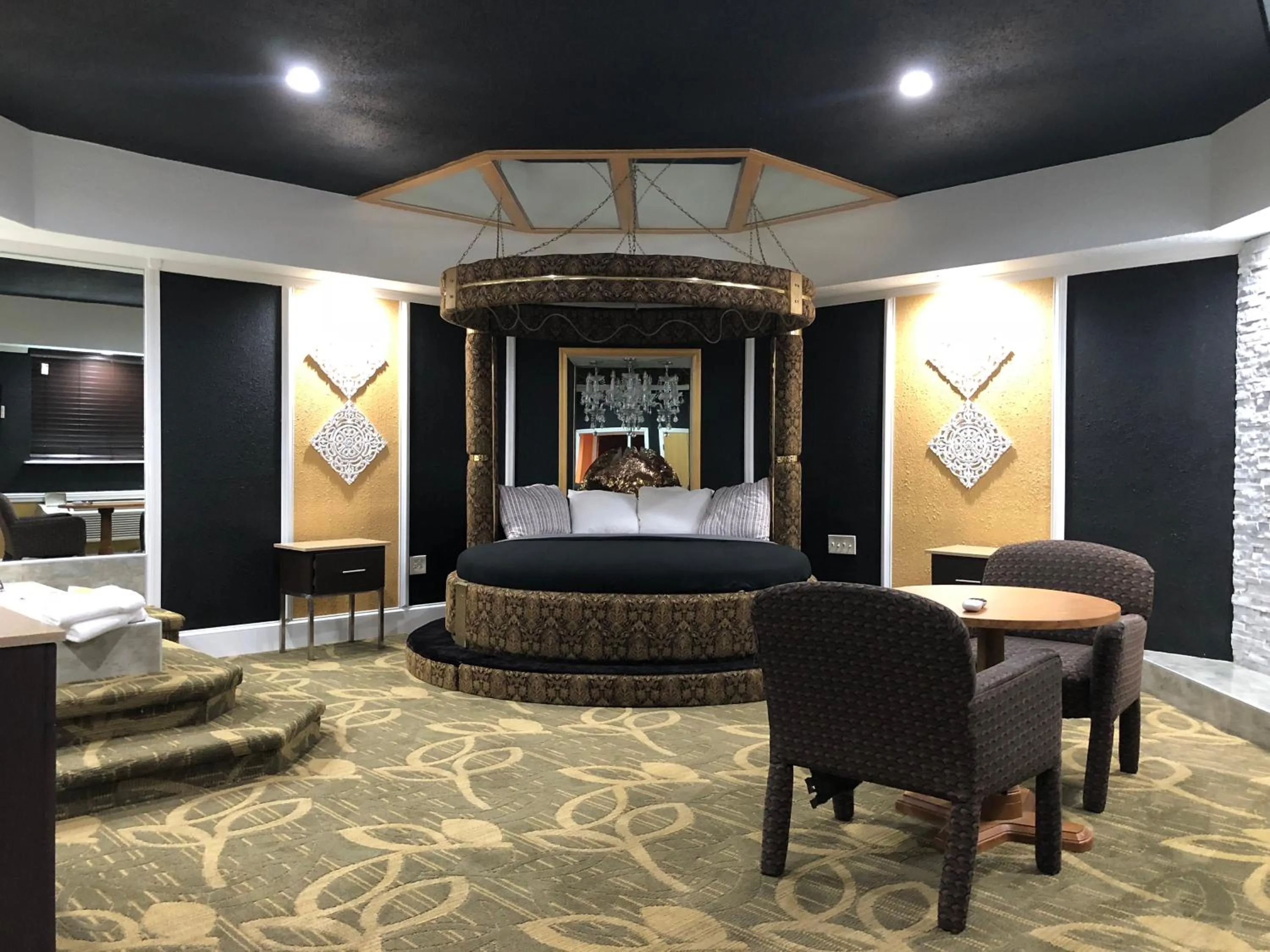 Bed in Inn of the Dove Cherry Hill - Philadelphia