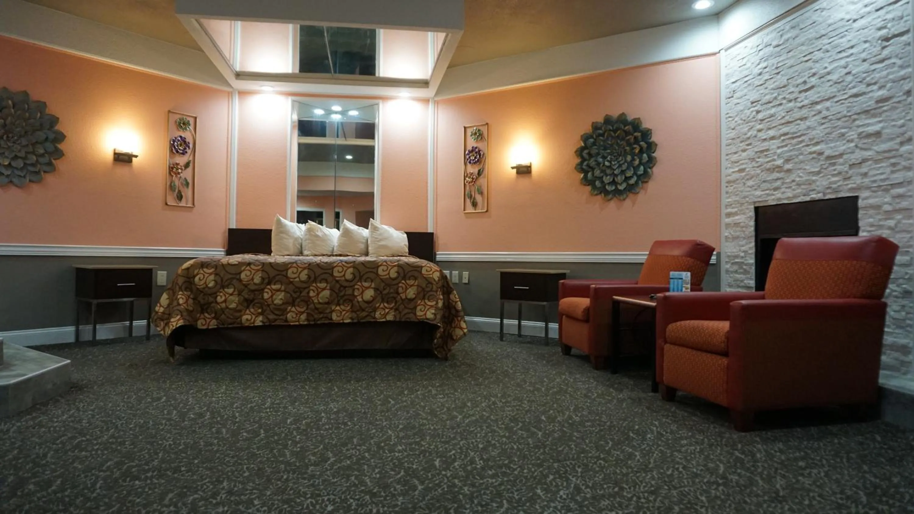 Photo of the whole room in Inn of the Dove Cherry Hill - Philadelphia