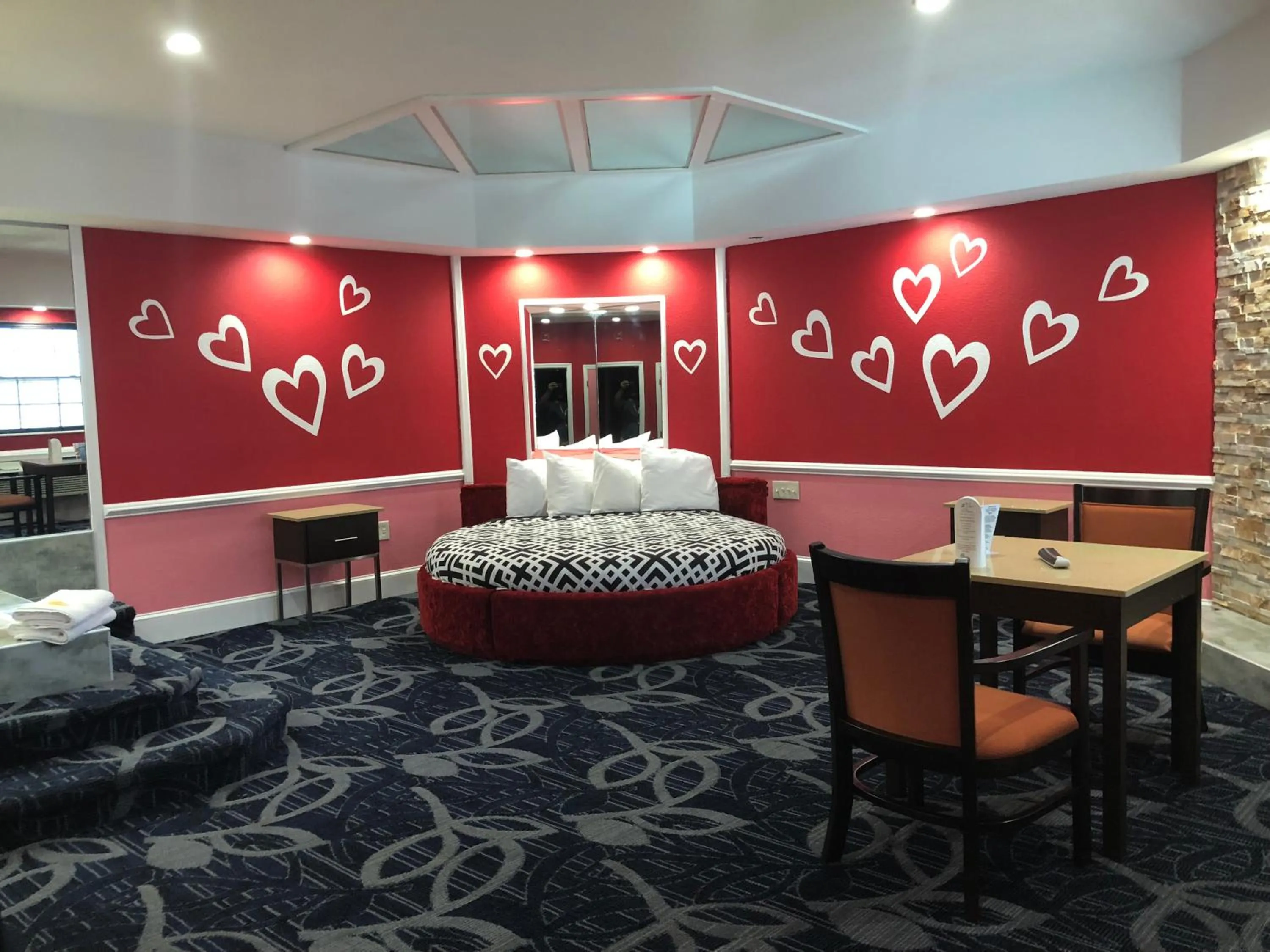 Bed in Inn of the Dove Cherry Hill - Philadelphia