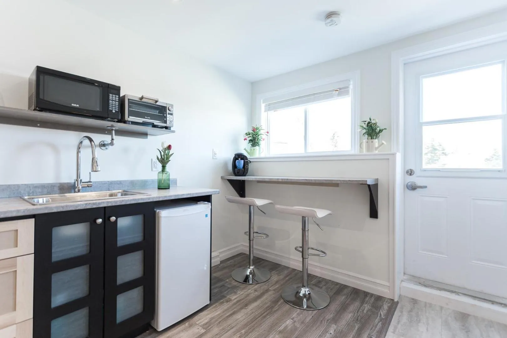 Kitchen or kitchenette in Whale House Guest House