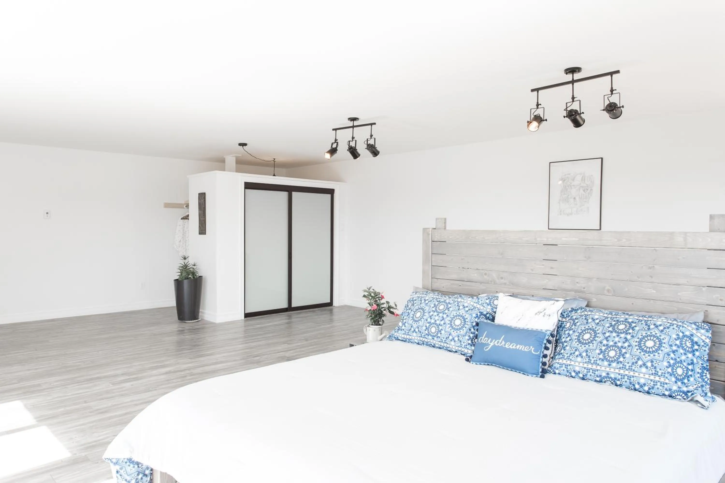 Bed in Whale House Guest House