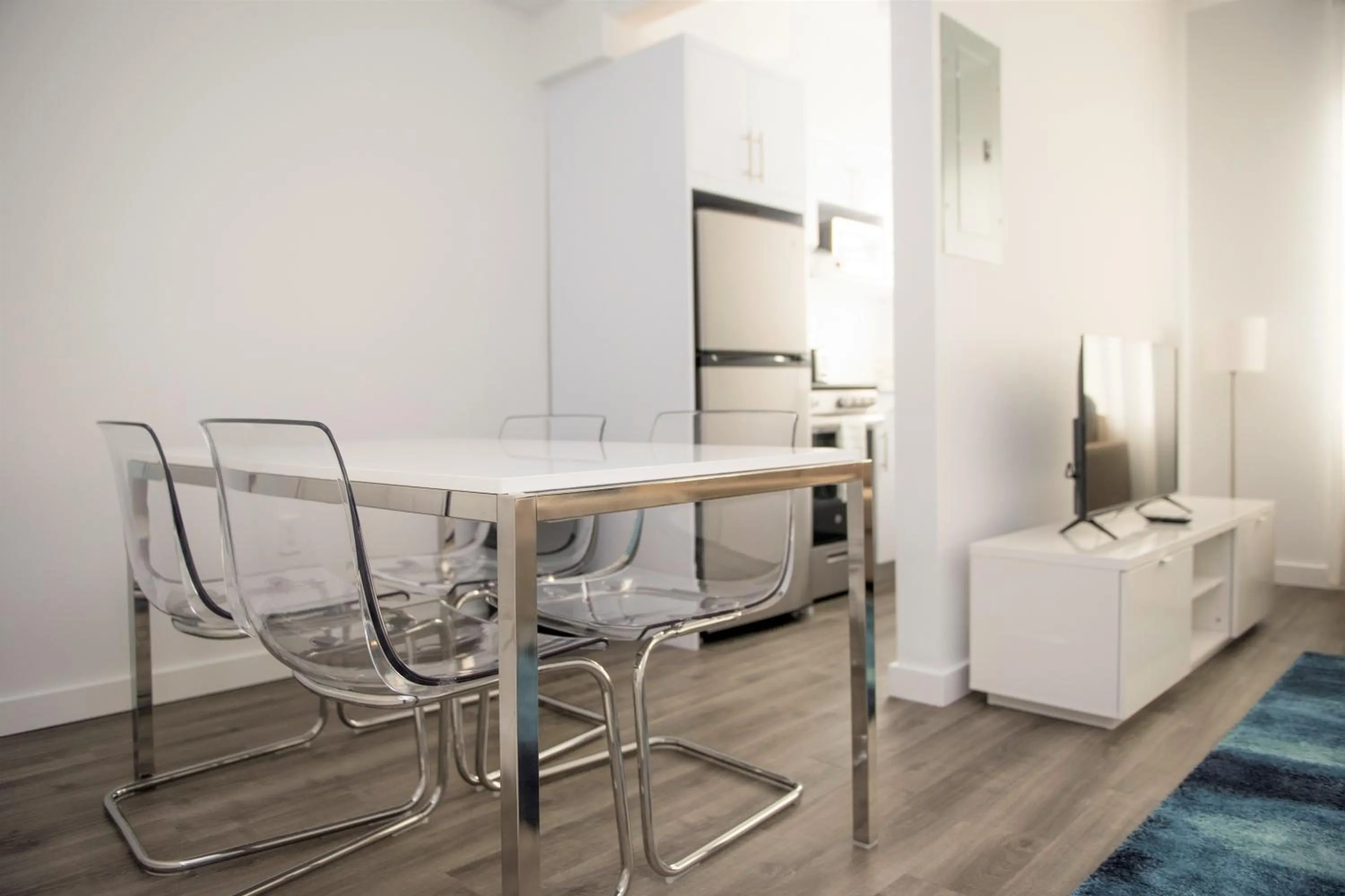 Dining Area in 12th & Ocean Suites by LuxUrban