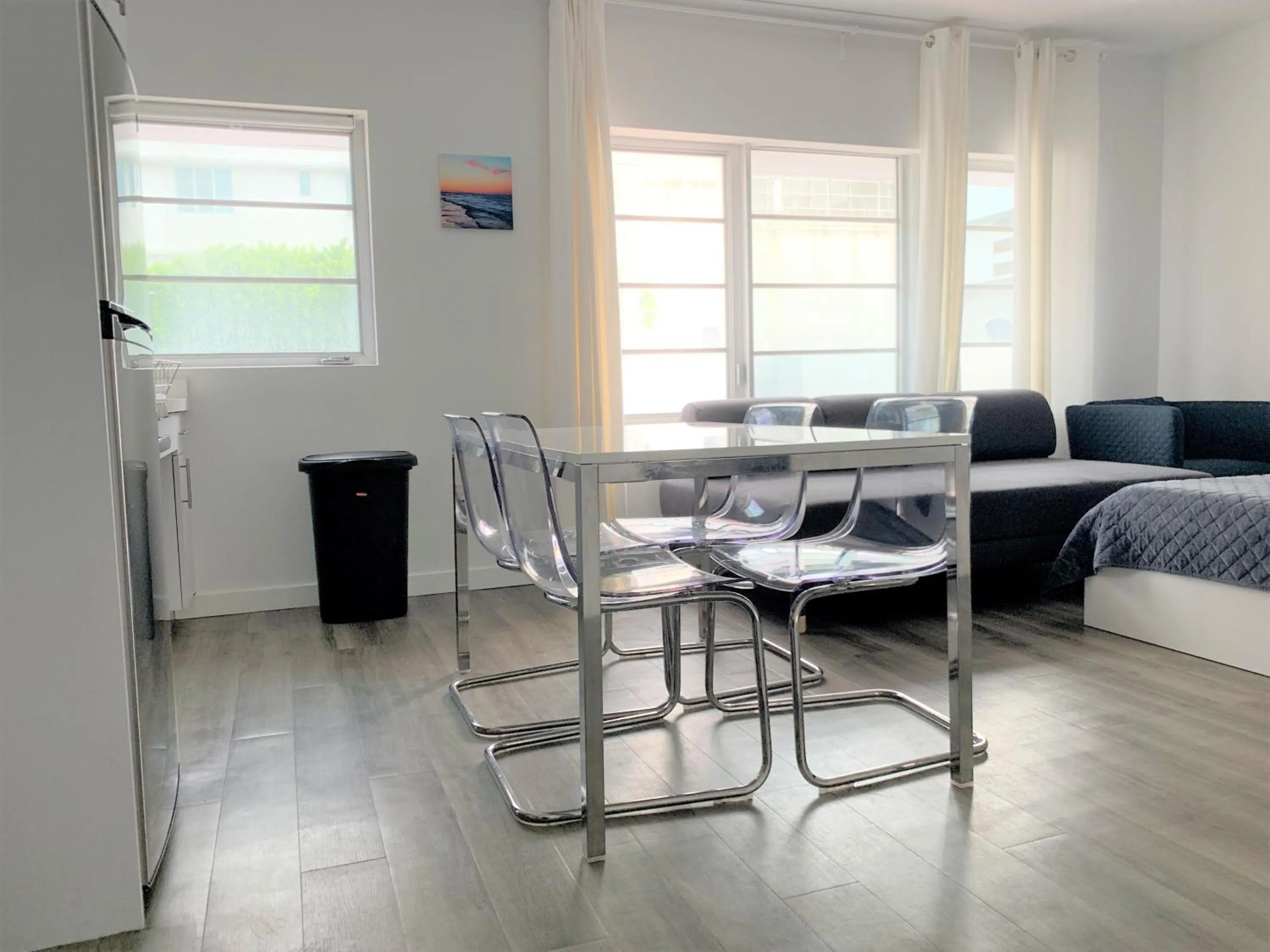 Dining Area in 12th & Ocean Suites by LuxUrban