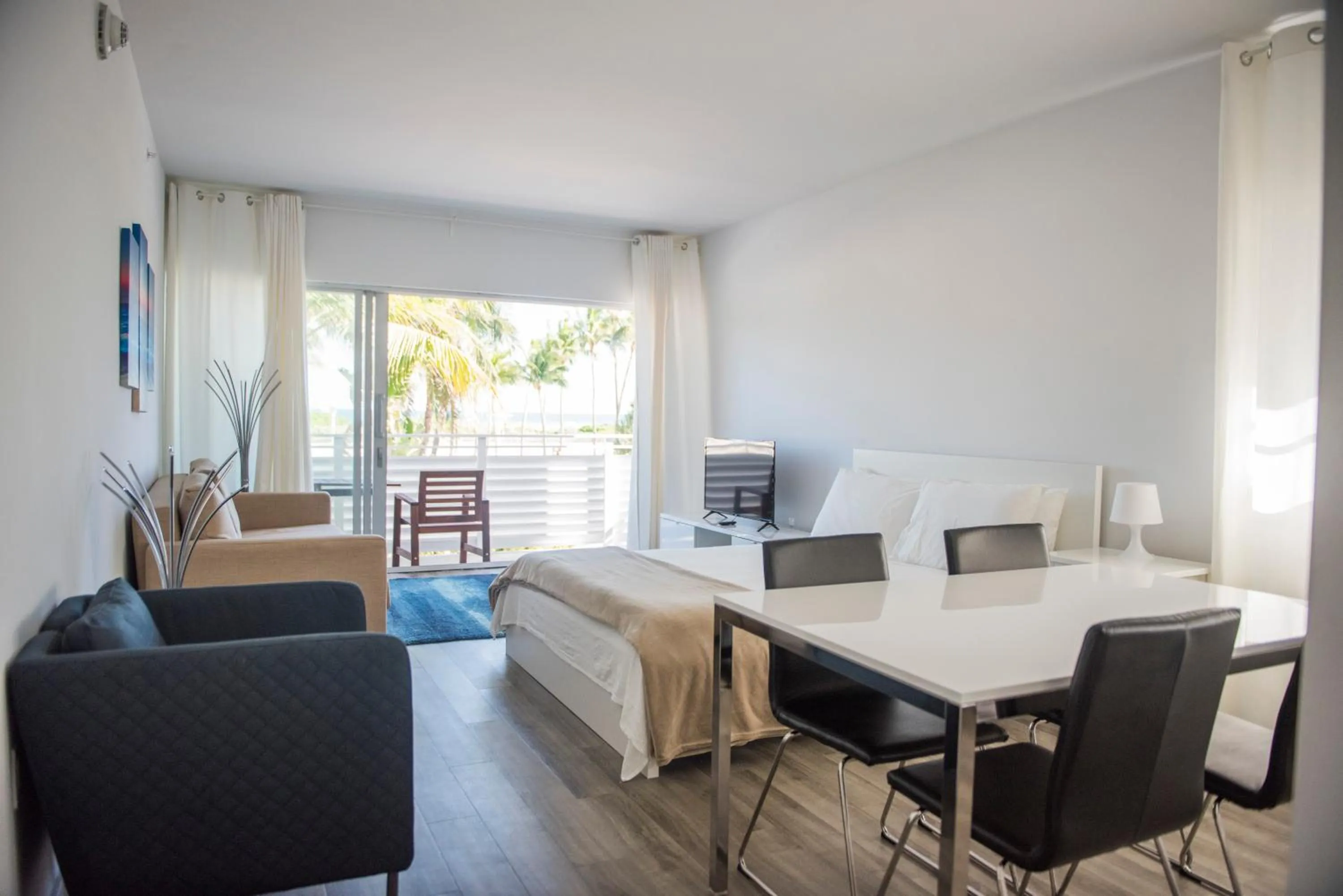 12th & Ocean Suites by LuxUrban