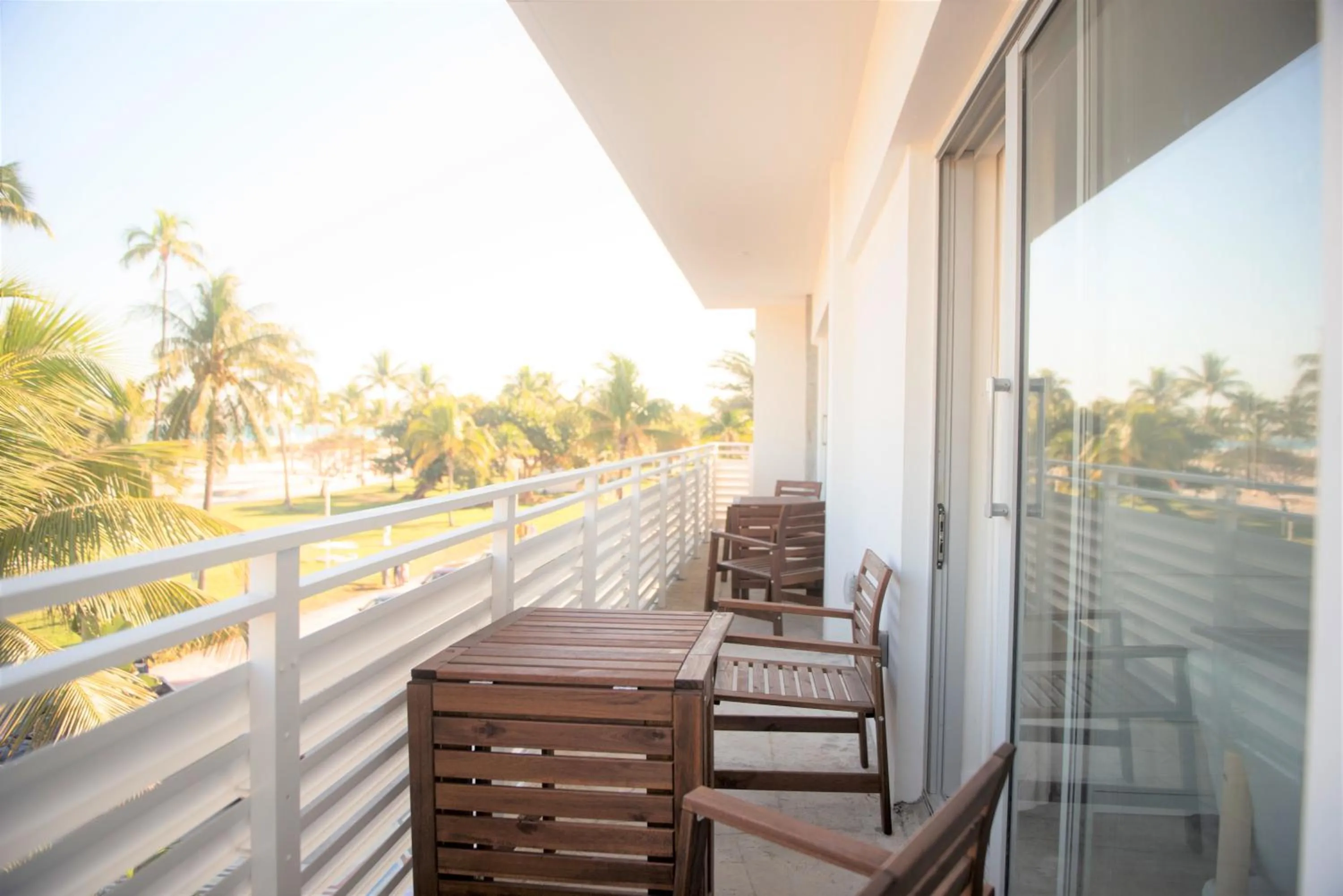 Balcony/Terrace in 12th & Ocean Suites by LuxUrban