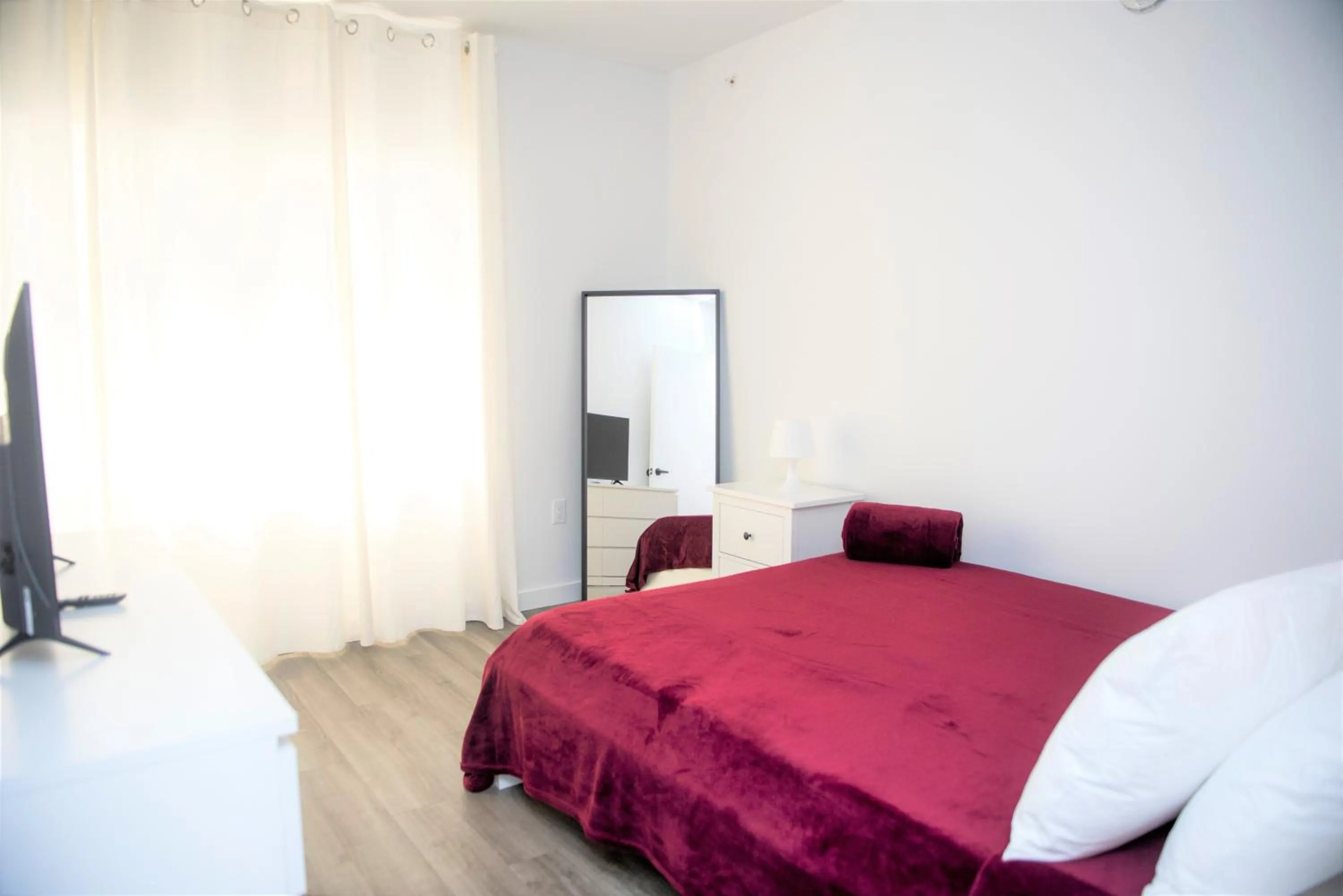 12th & Ocean Suites by LuxUrban