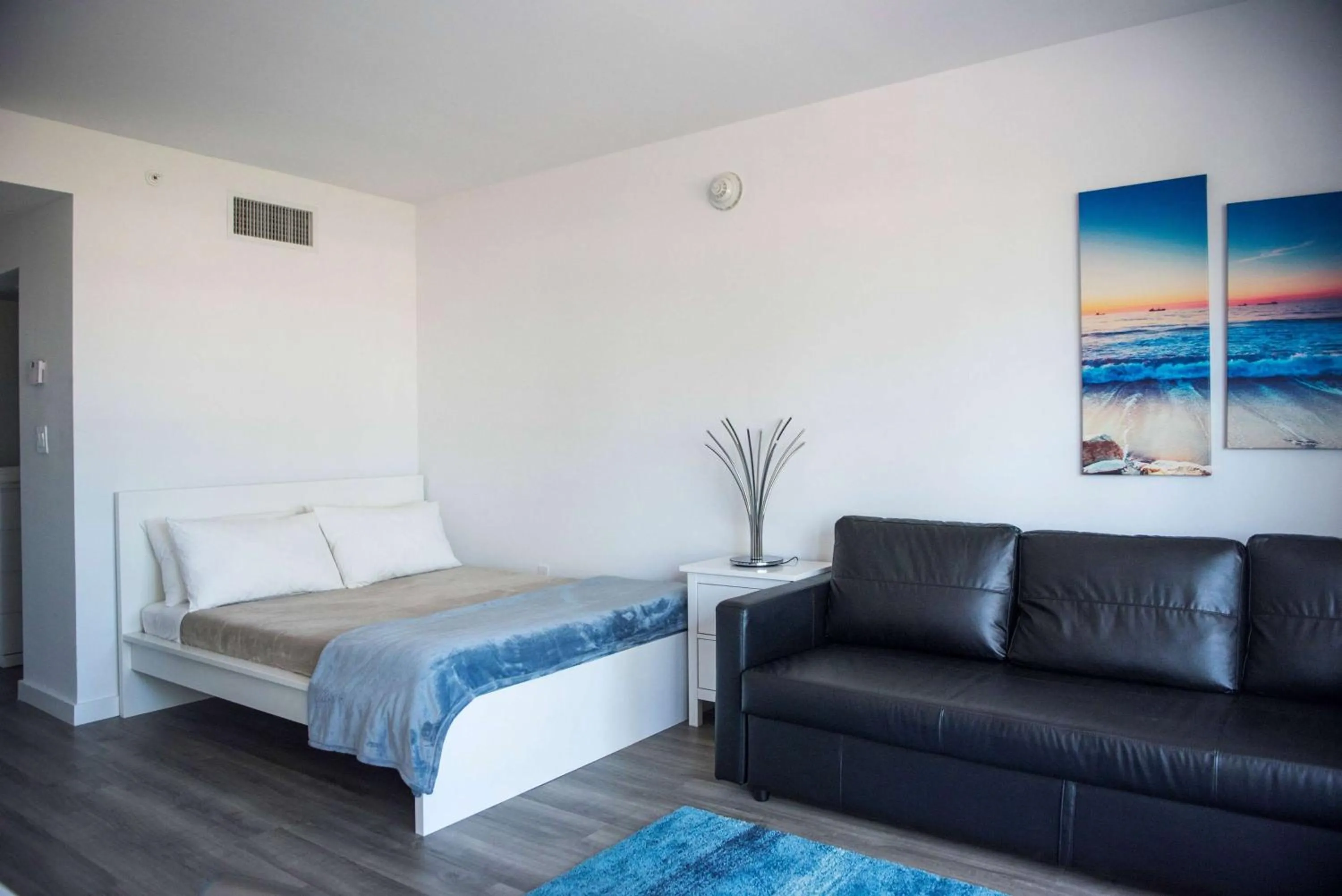 Photo of the whole room in 12th & Ocean Suites by LuxUrban