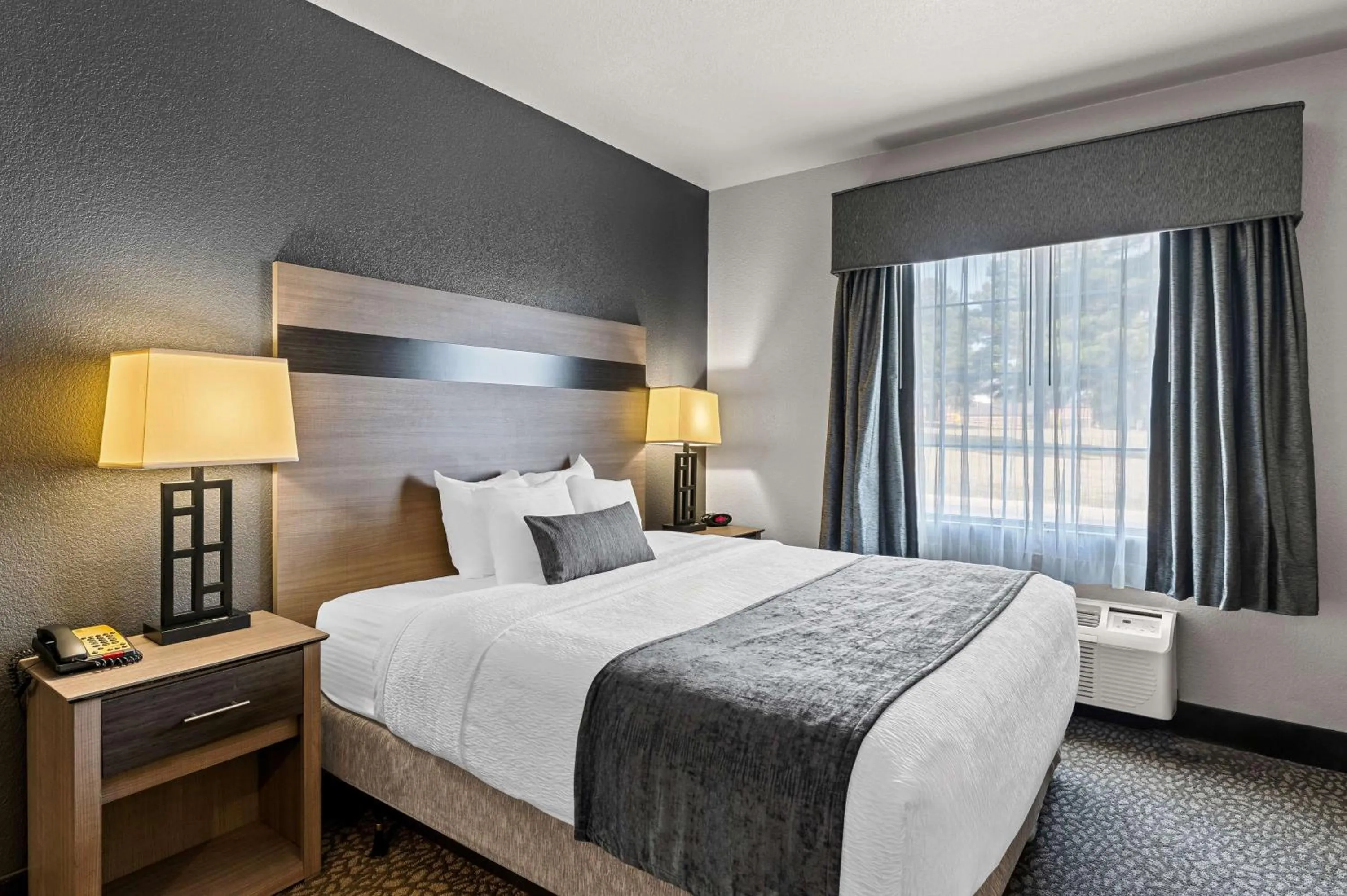 Bedroom, Bed in Best Western Sherwood Inn & Suites