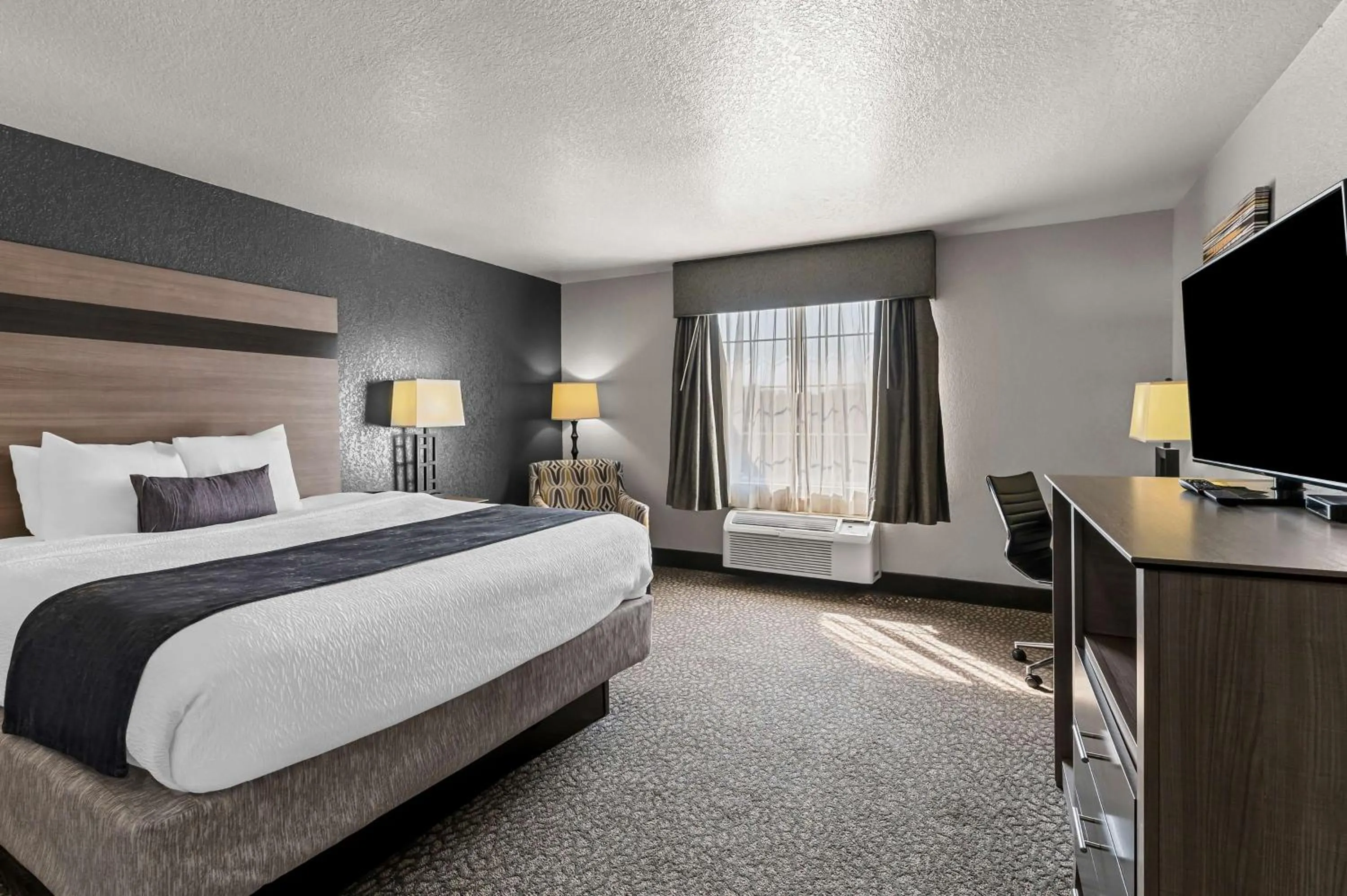 Bedroom, Bed in Best Western Sherwood Inn & Suites