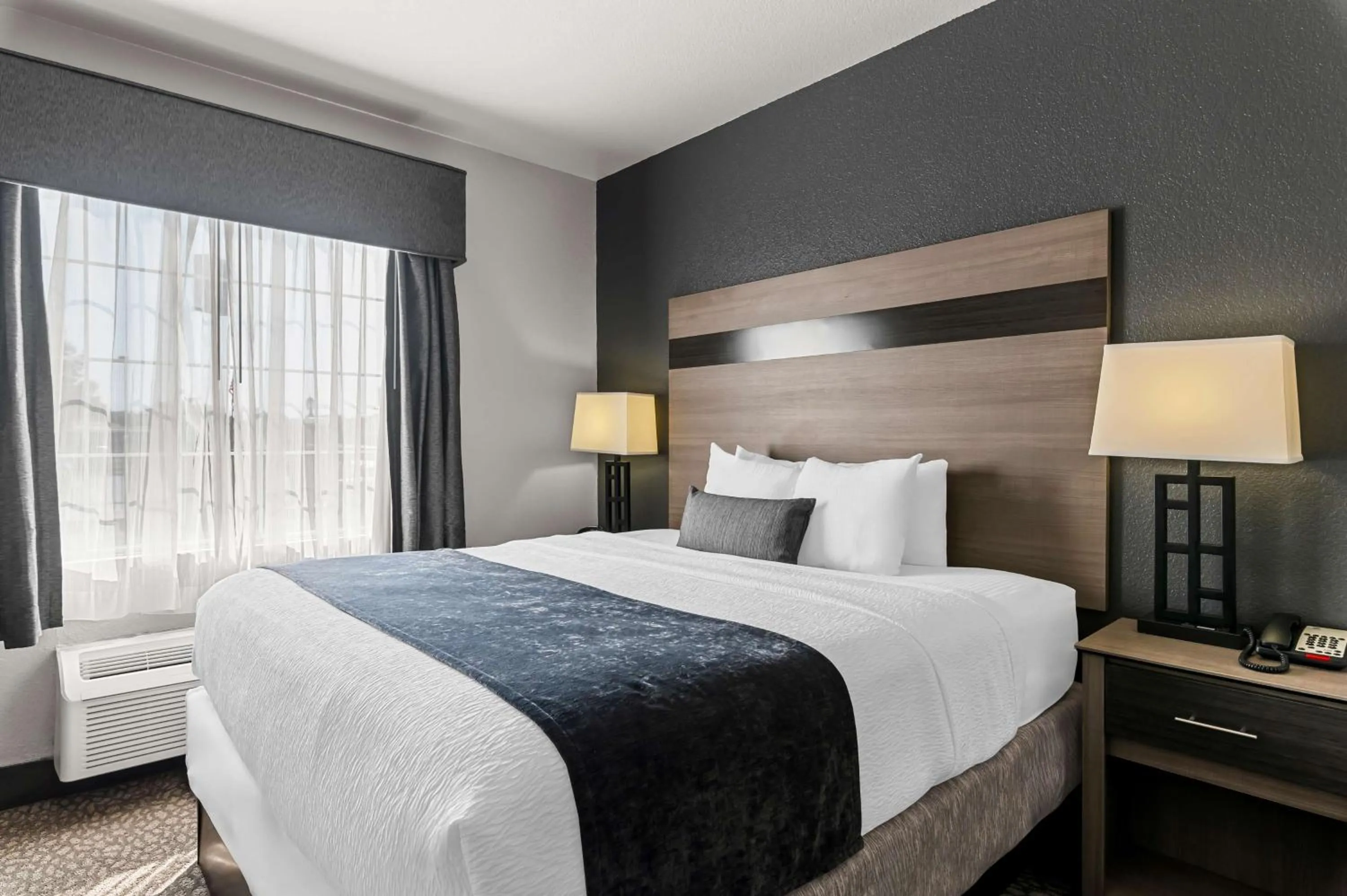 Photo of the whole room, Bed in Best Western Sherwood Inn & Suites