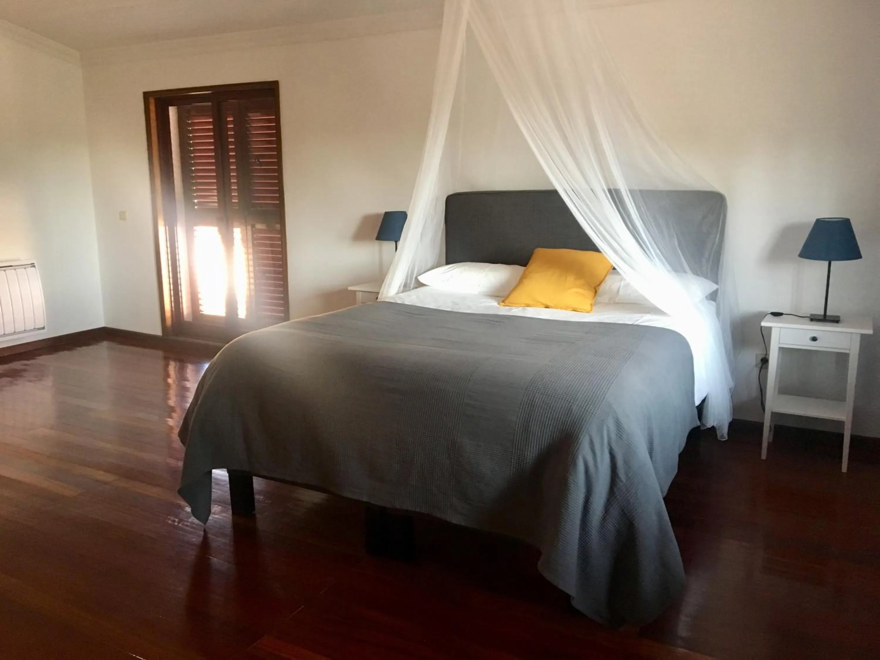 Bed in Catloc & Kitcat Alojamento Local