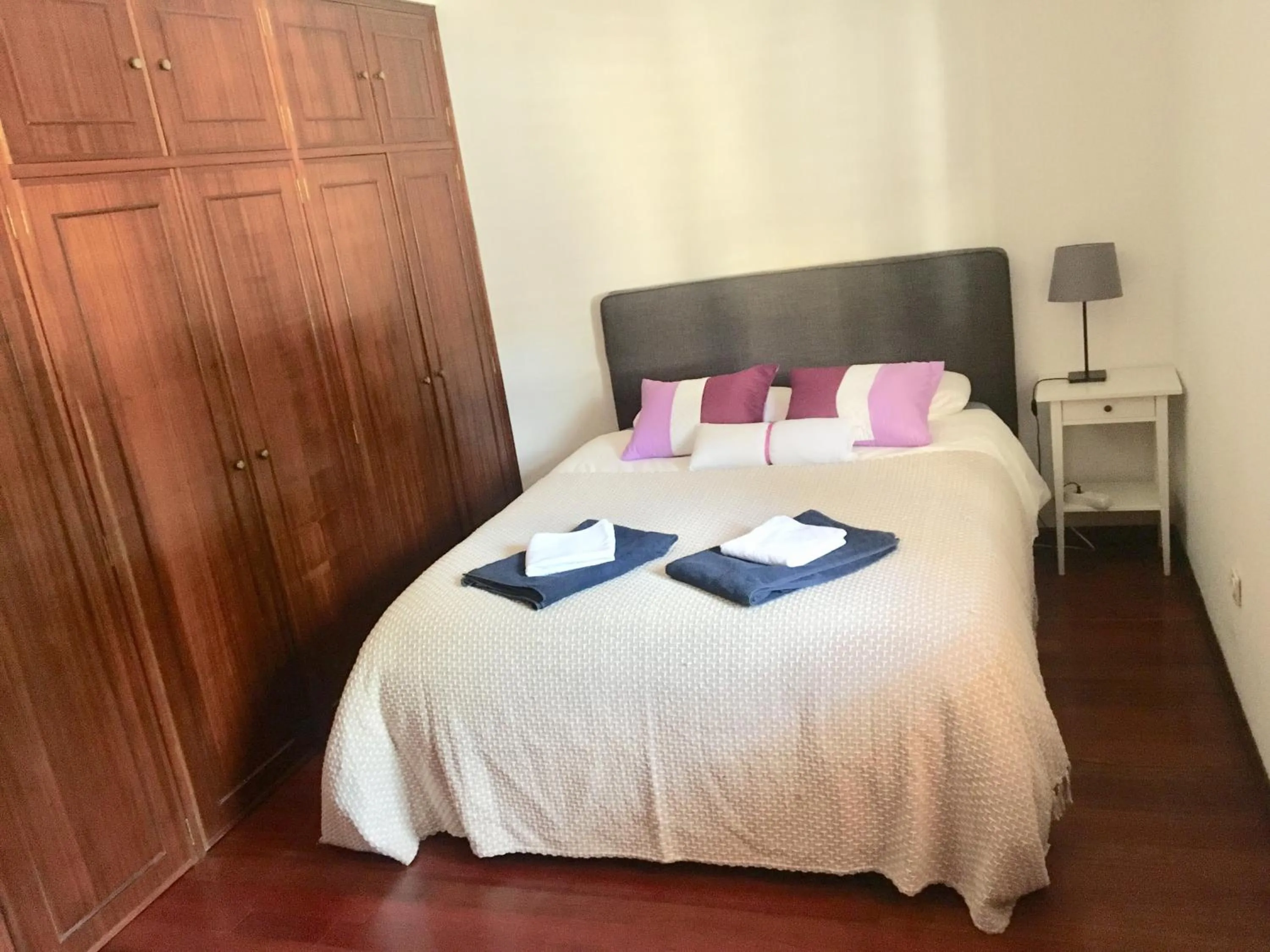 Bedroom in Catloc & Kitcat Alojamento Local