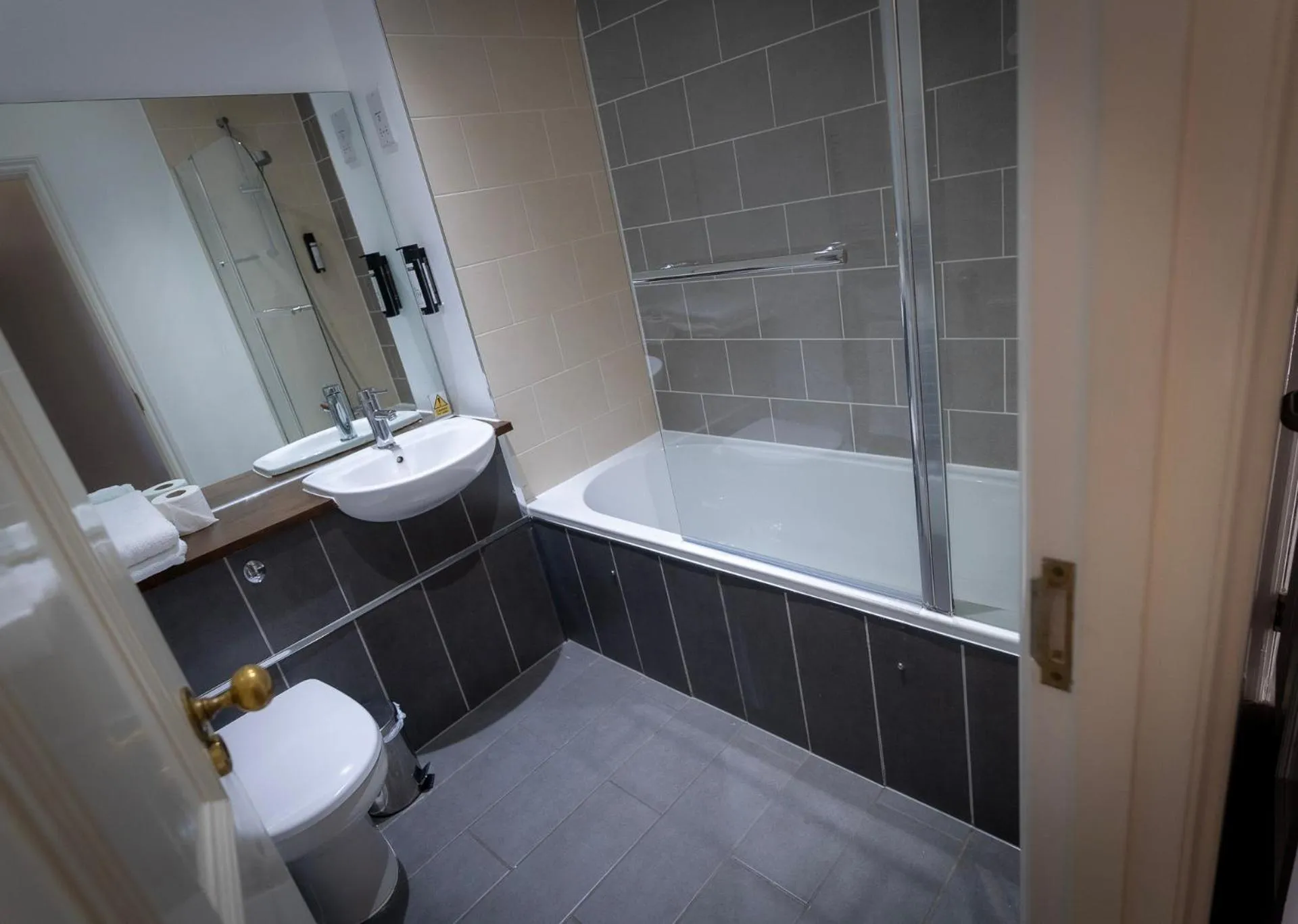 Bathroom in Thornbury Lodge