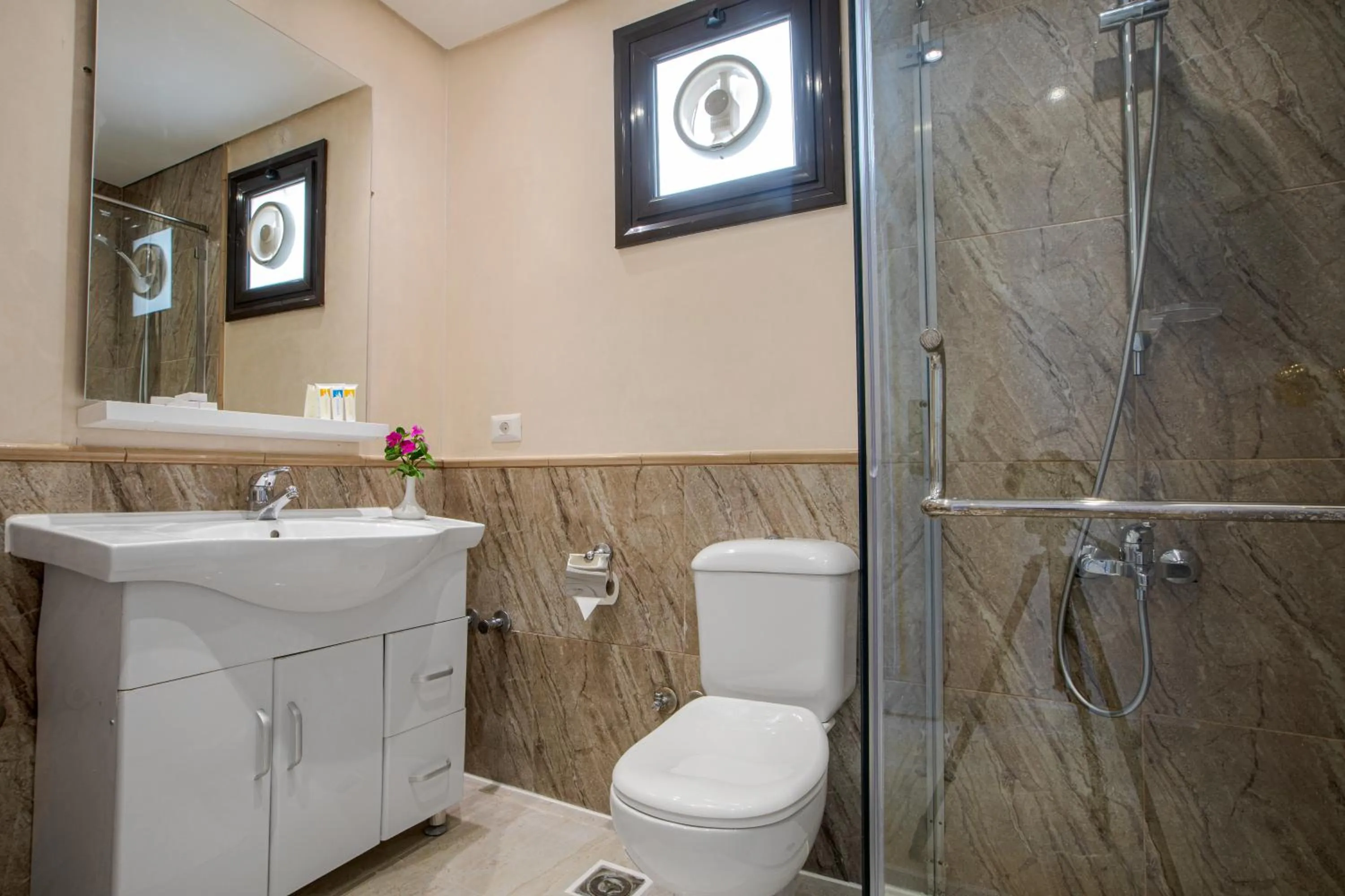 Bathroom in Sky View Suites Hotel