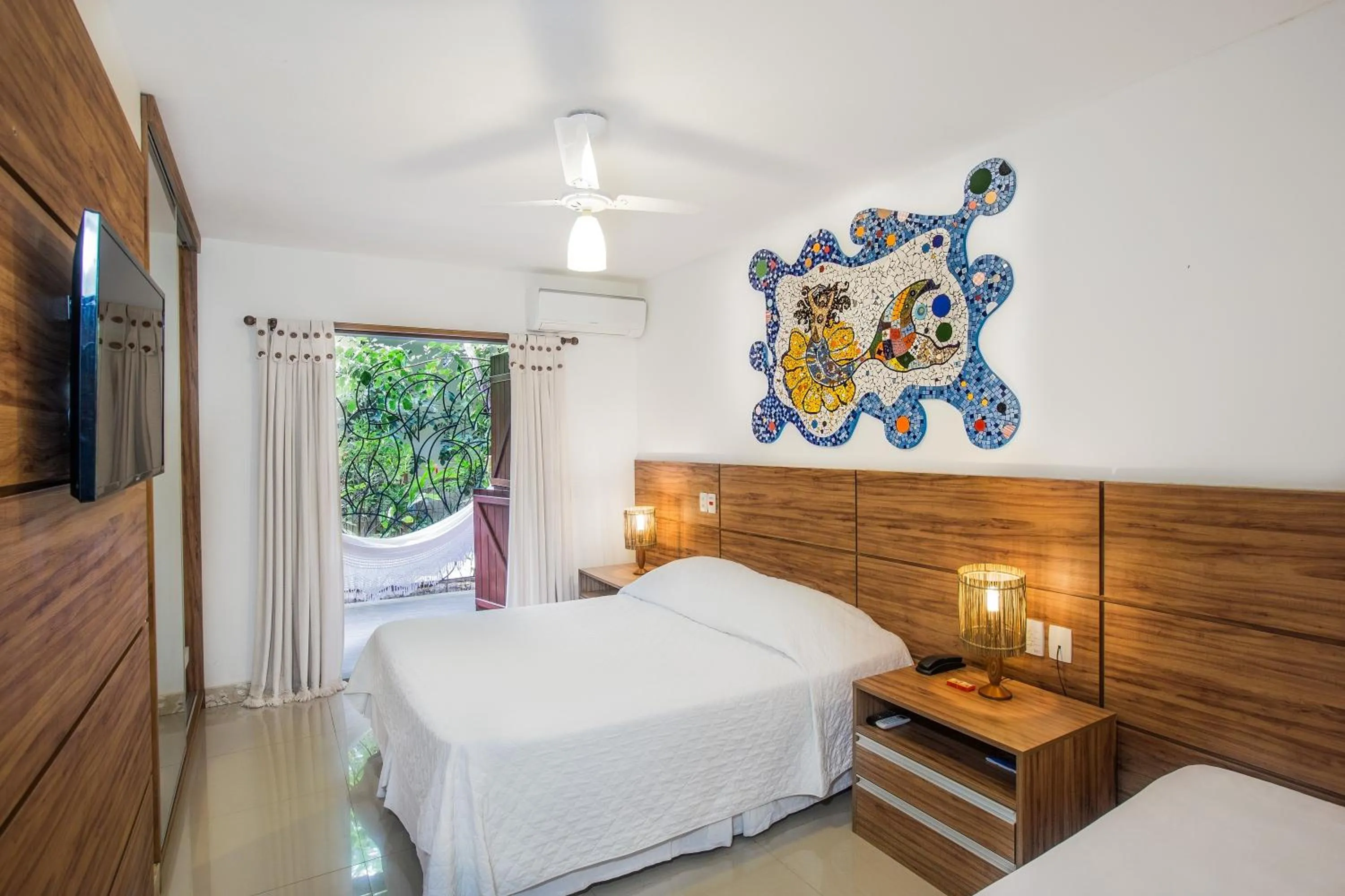 Decorative detail, Bed in Pousada Ogum Marinho