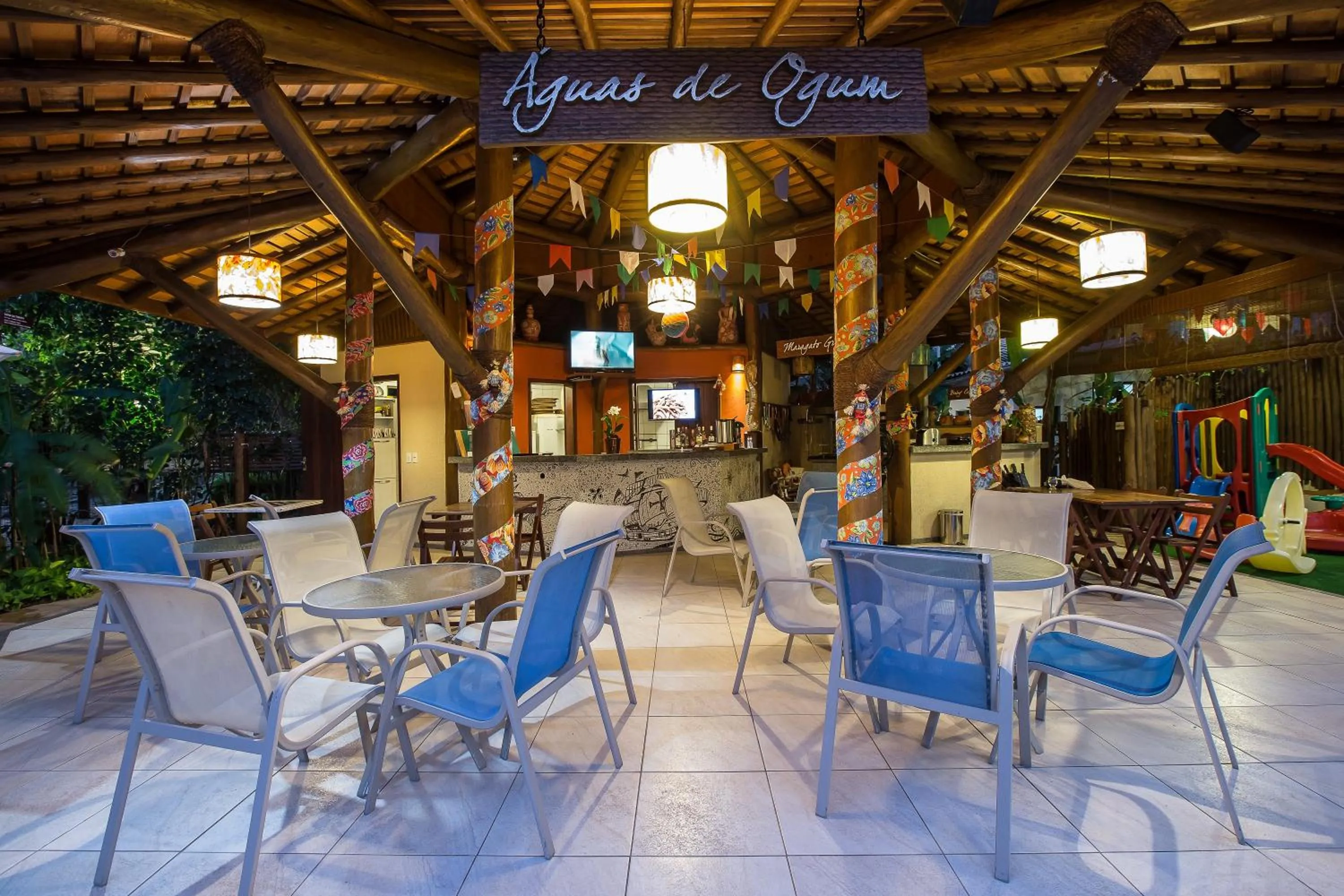 Restaurant/places to eat in Pousada Ogum Marinho