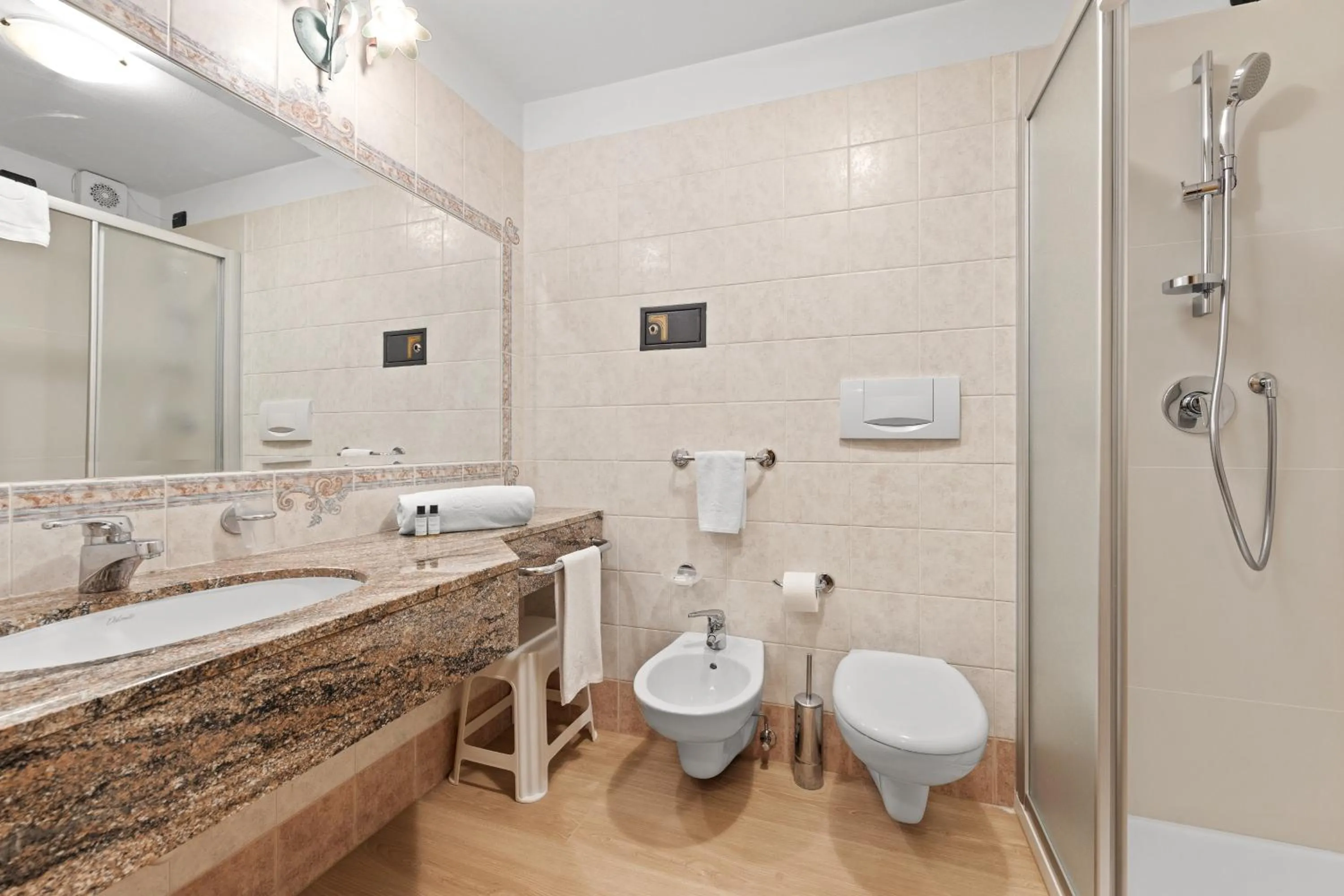 Shower in Aparthotel Princess