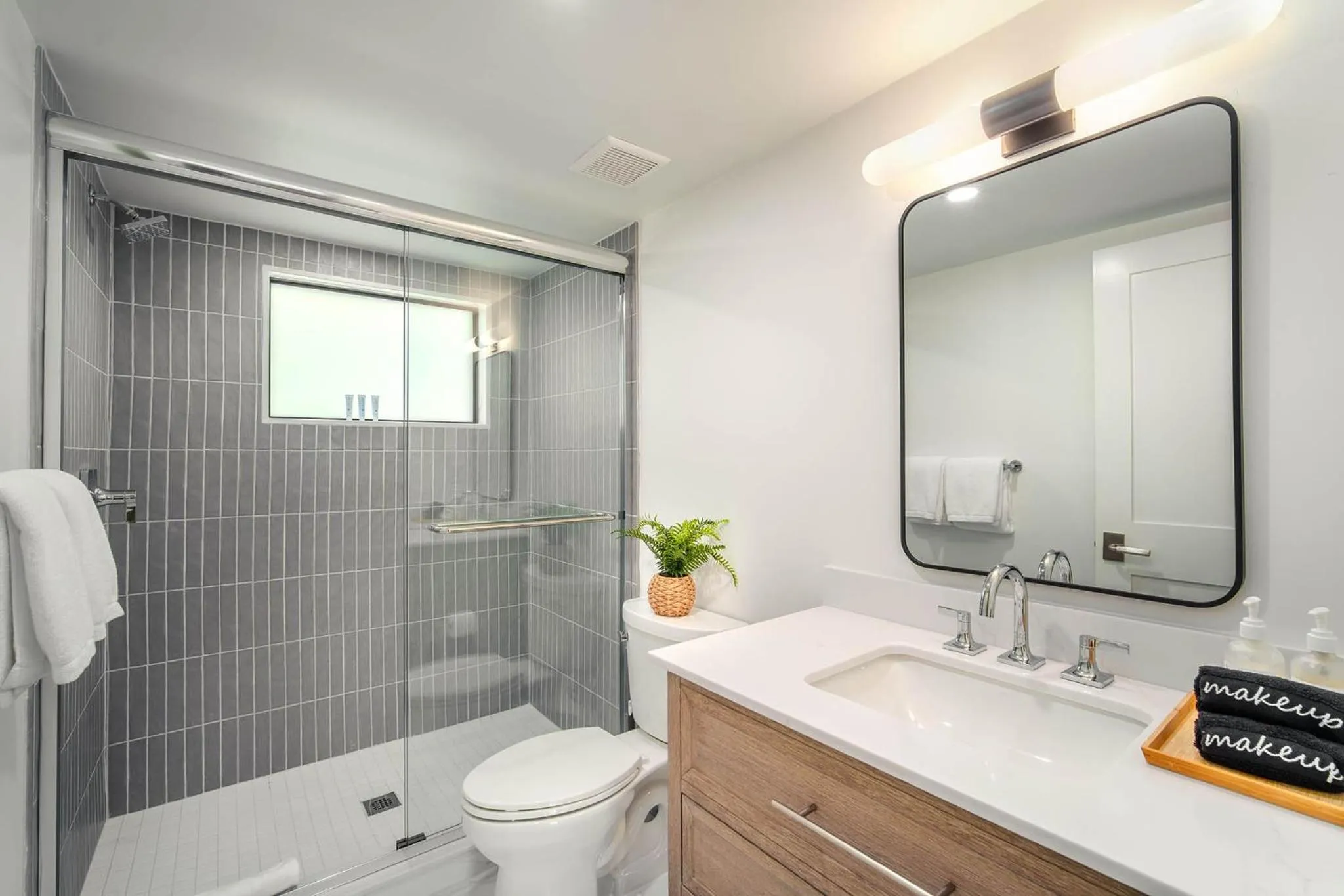 Pines & Palms Resort