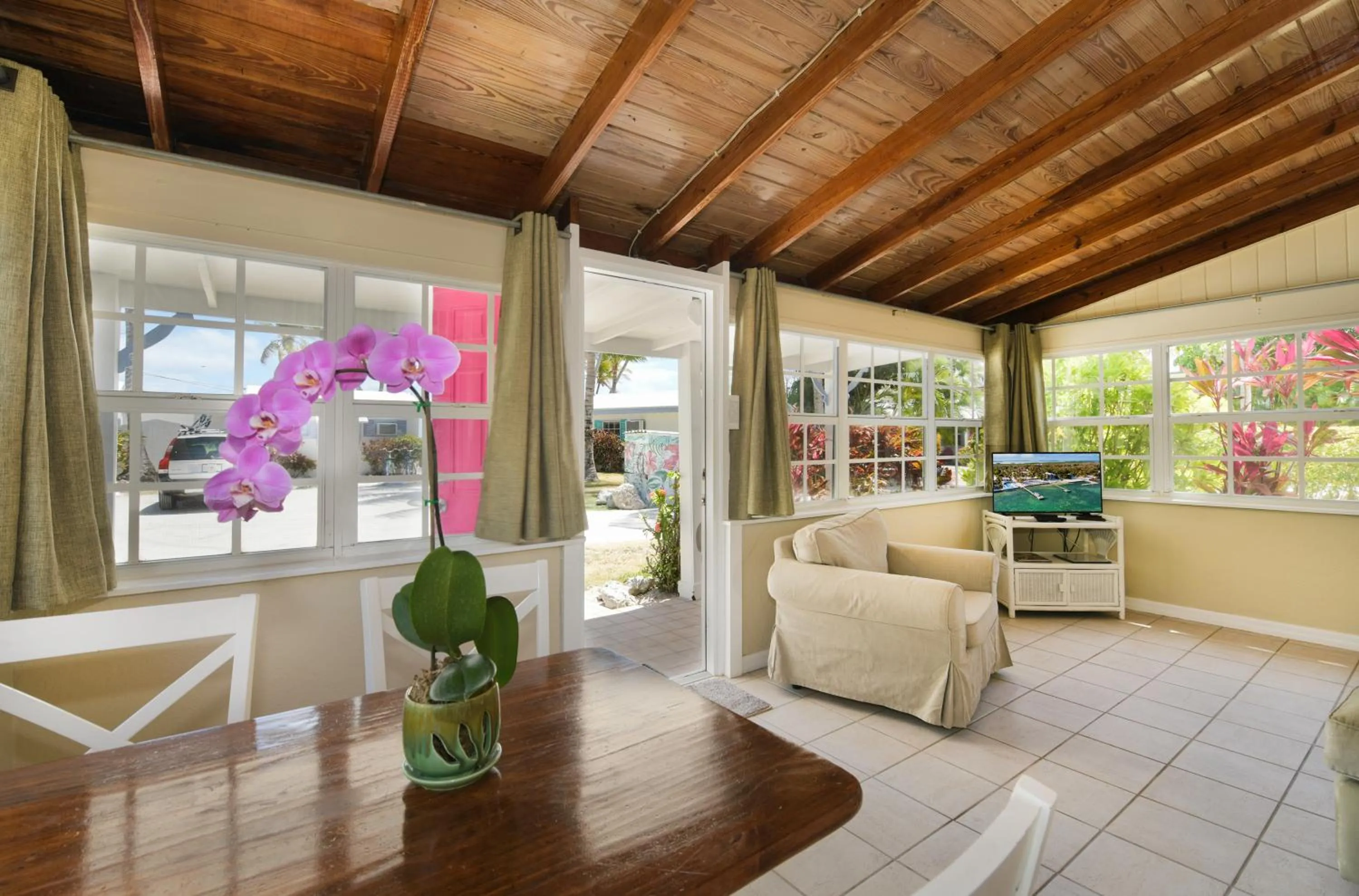 Pines & Palms Resort