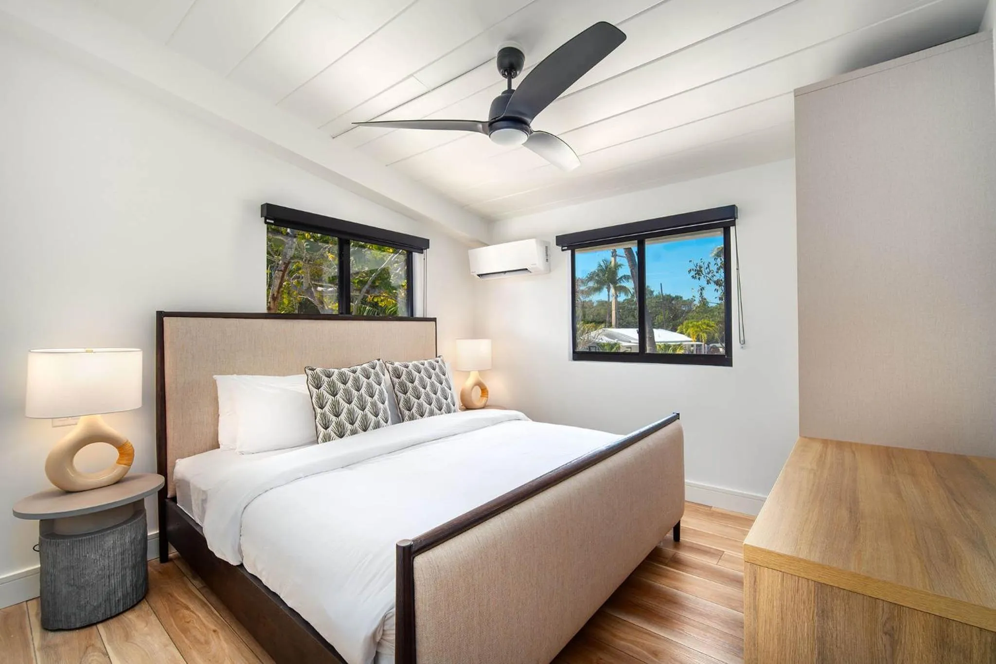 Bed in Pines & Palms Resort