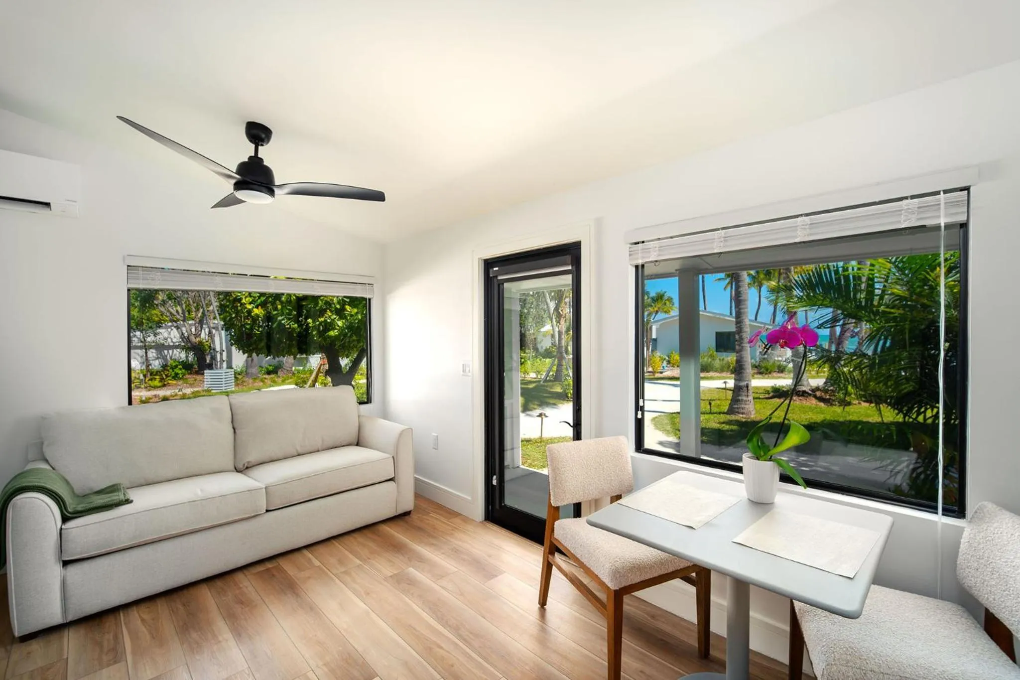 Pines & Palms Resort