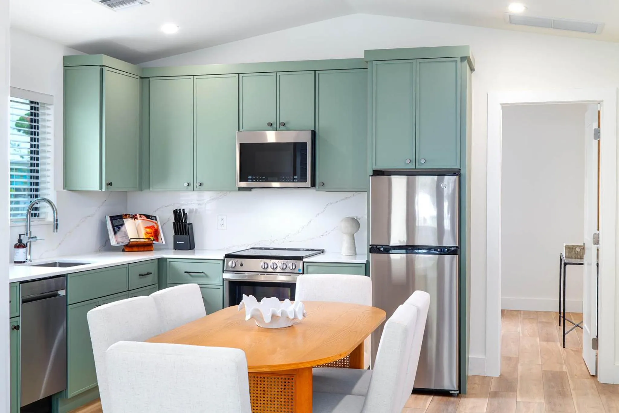 Pines & Palms Resort