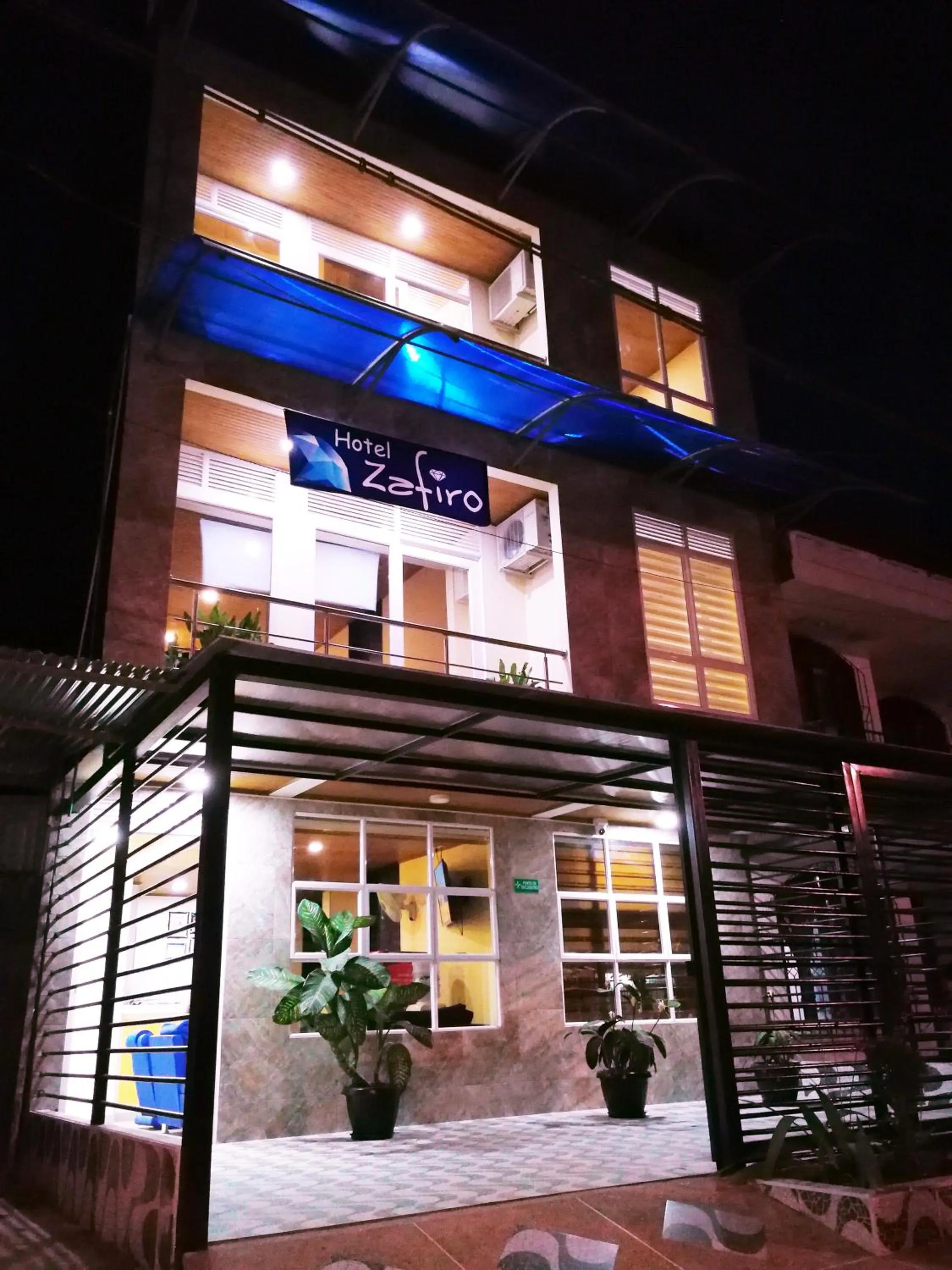 Hotel Zafiro