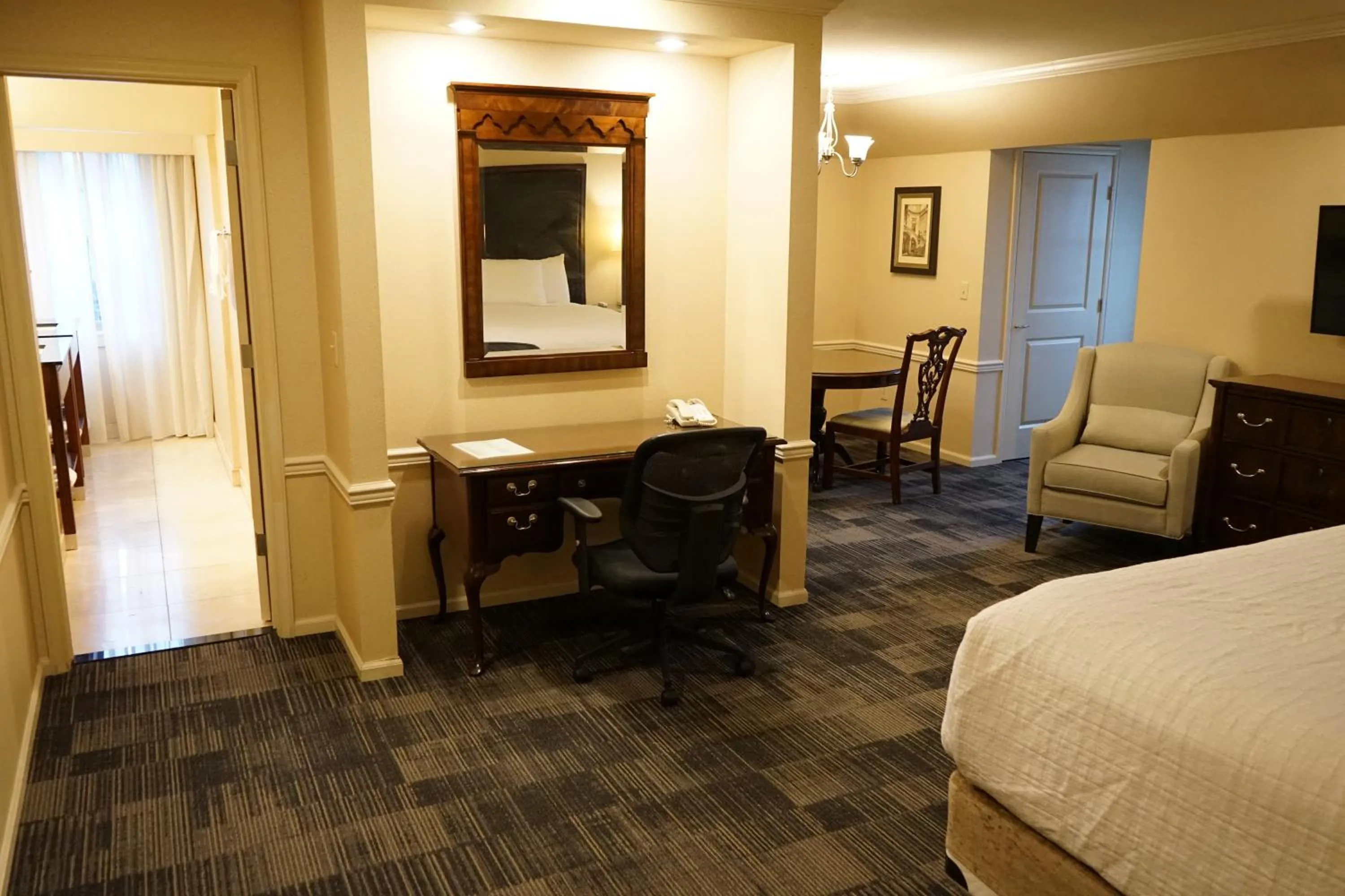 hair dresser, Bed in Wingate by Wyndham Bellingham Heritage Inn