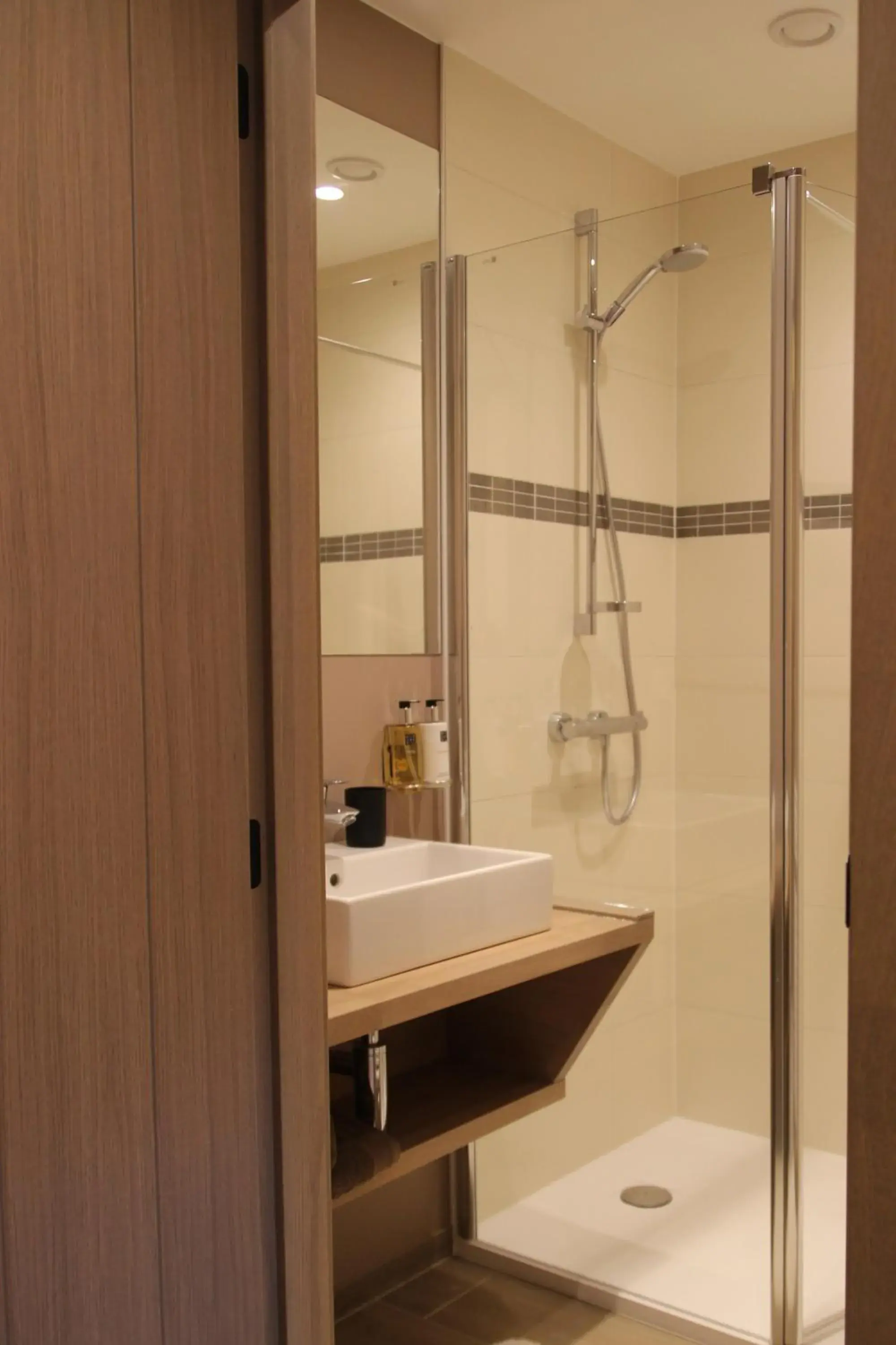 Deluxe King Room - single occupancy in B&B Dotter 17 Deluxe King Room - single occupancy in B&B Dotter 17