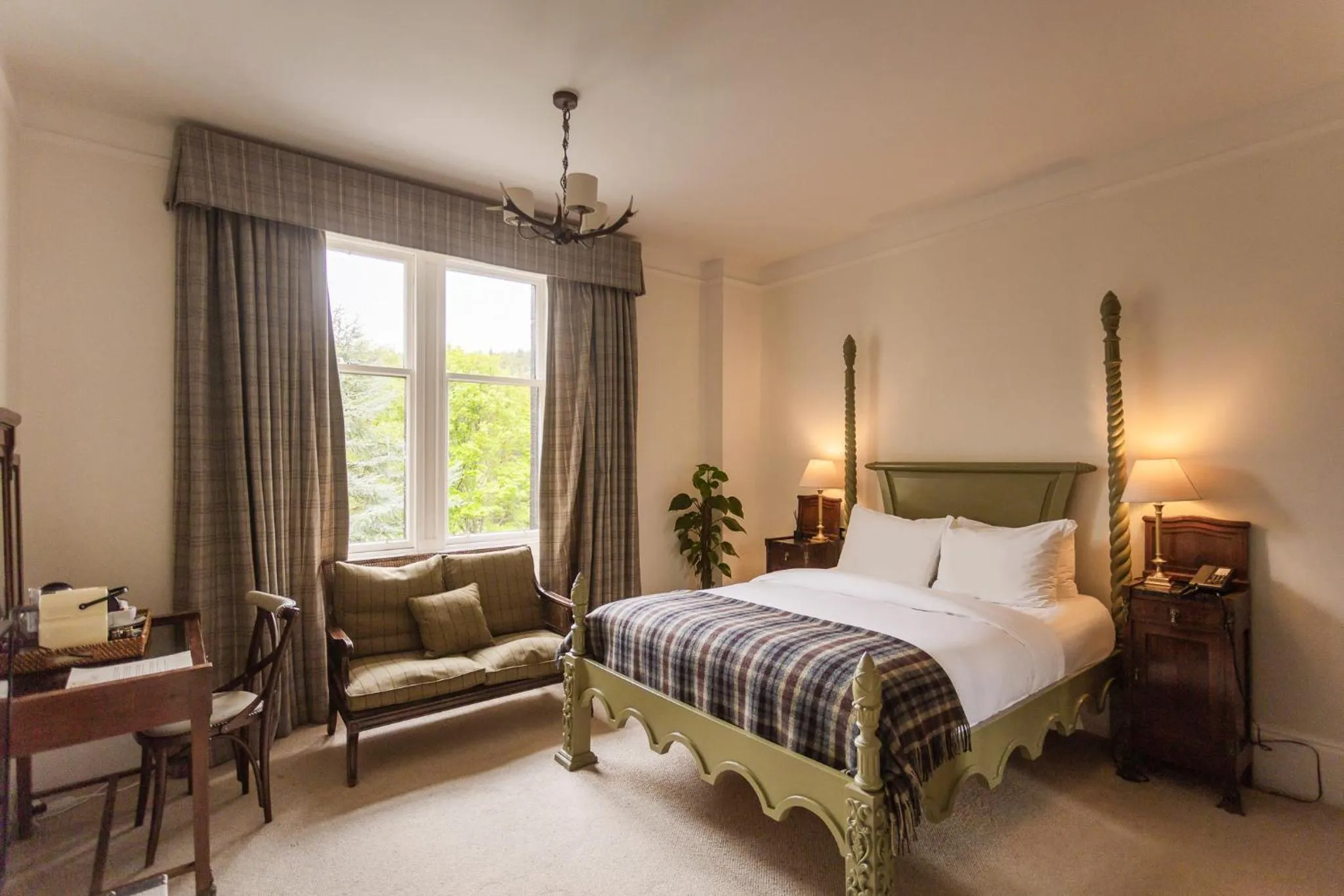 Bedroom, Bed in Craigellachie Hotel of Speyside